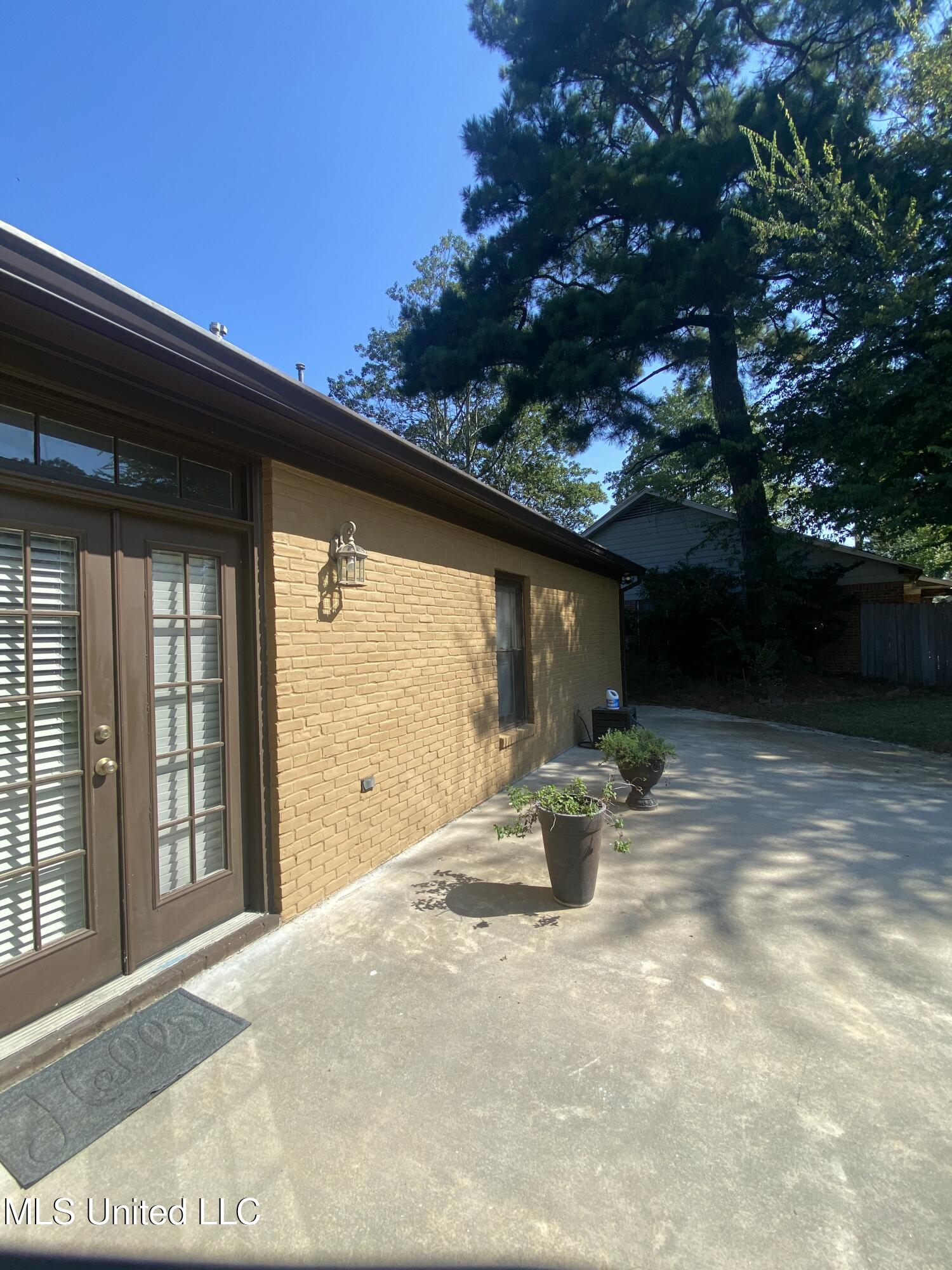 108 Honeysuckle Lane Property Photo 28