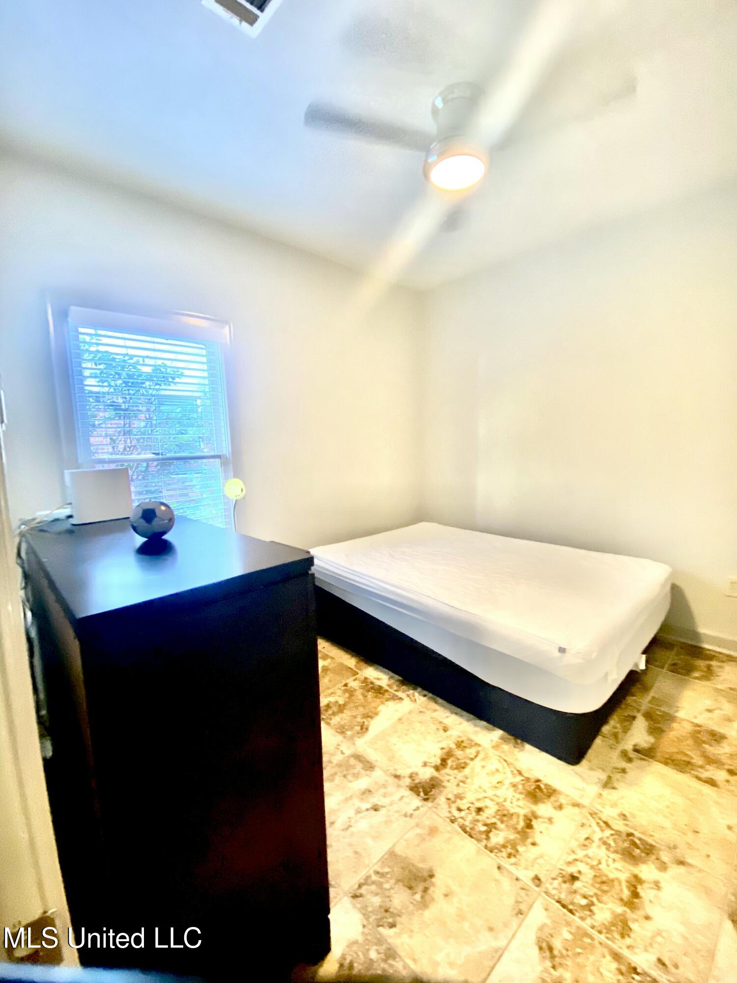 108 Honeysuckle Lane Property Photo 33