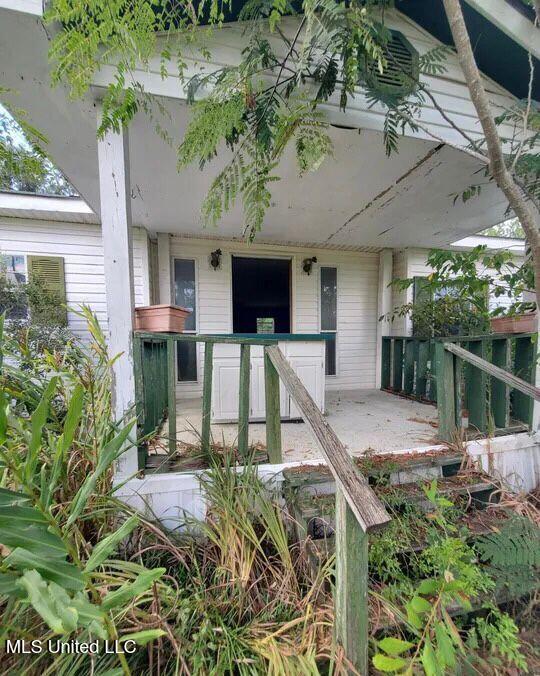 24484 Martina Street Property Photo 1