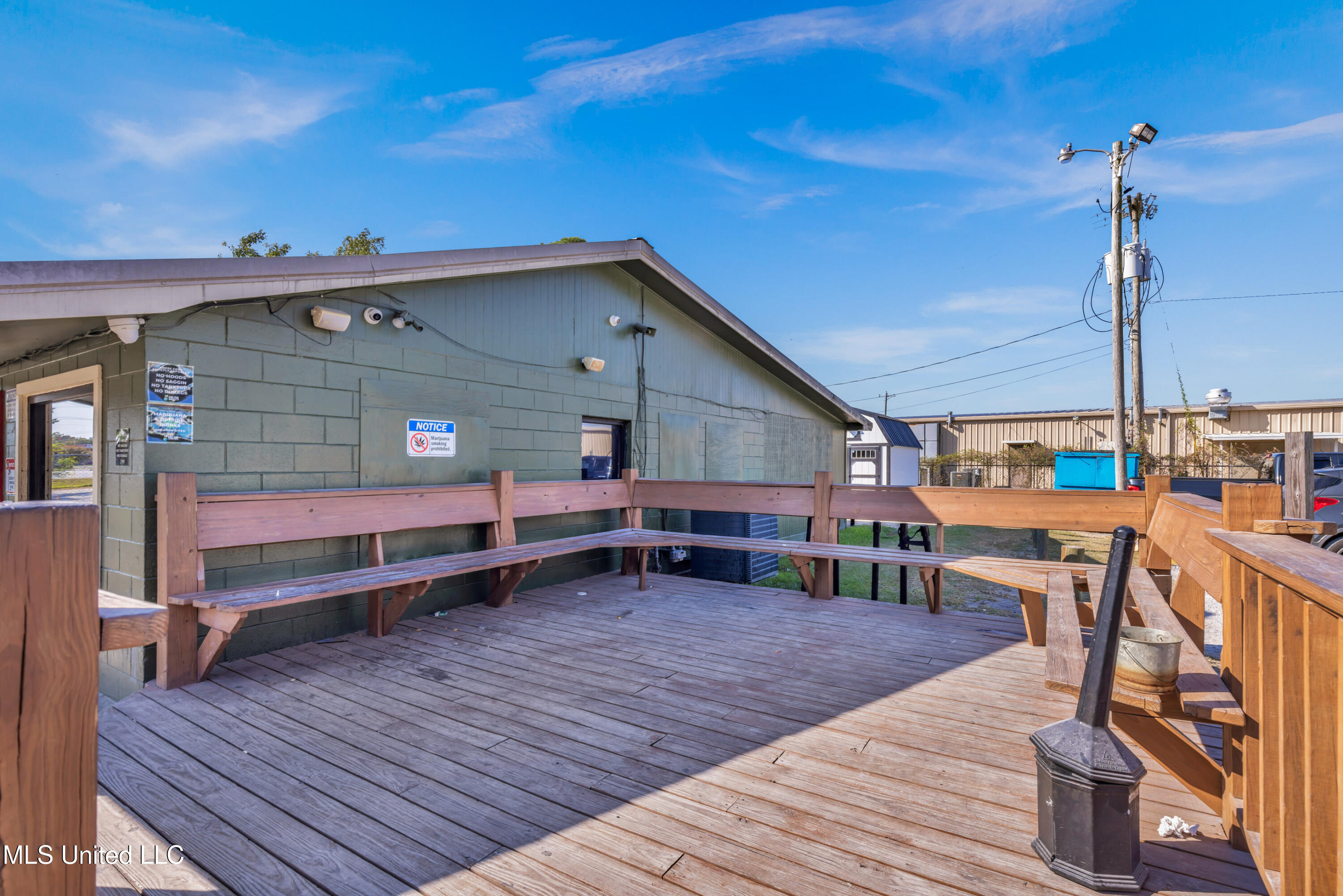 4901 Chicot Road Property Photo 4