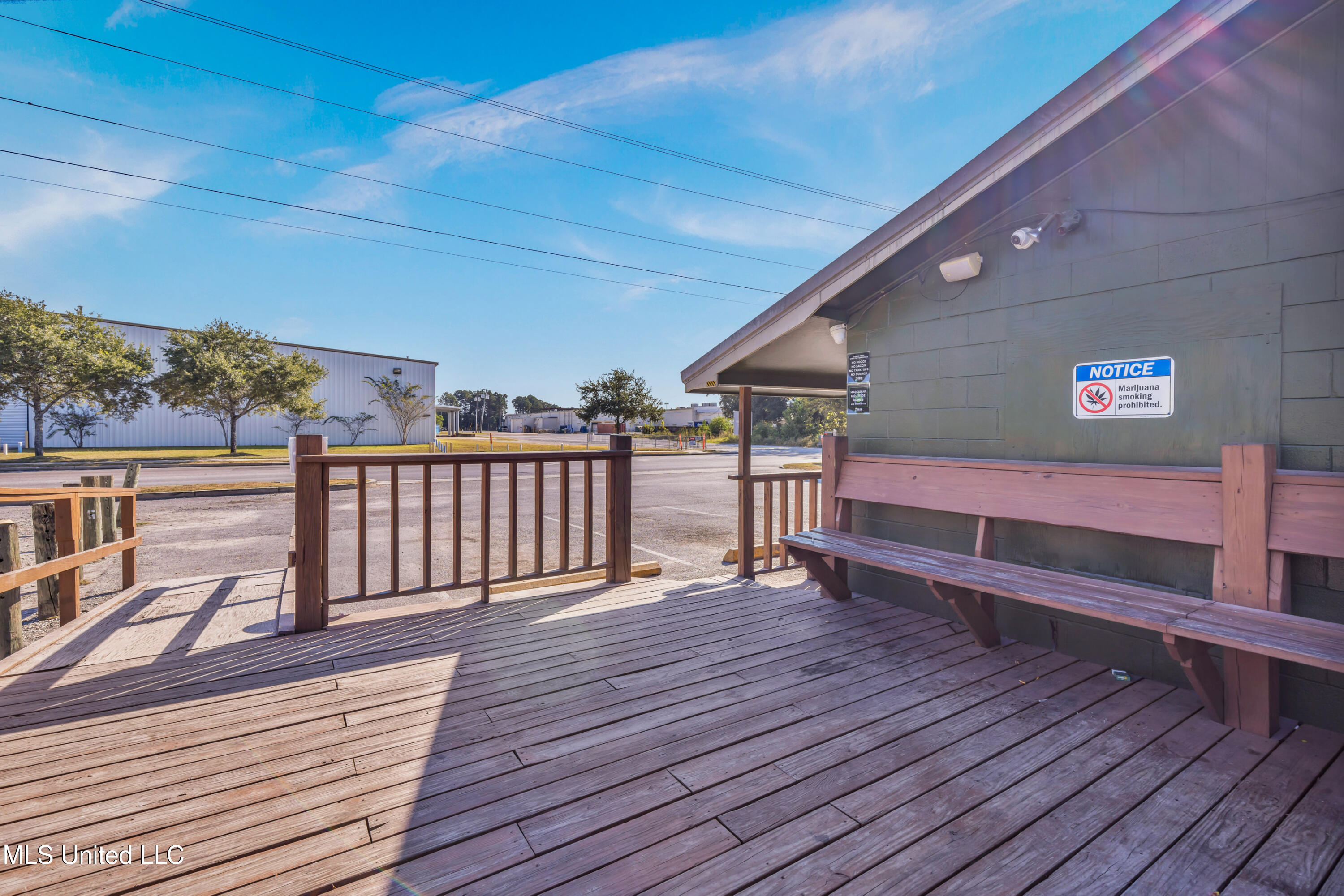 4901 Chicot Road Property Photo 5