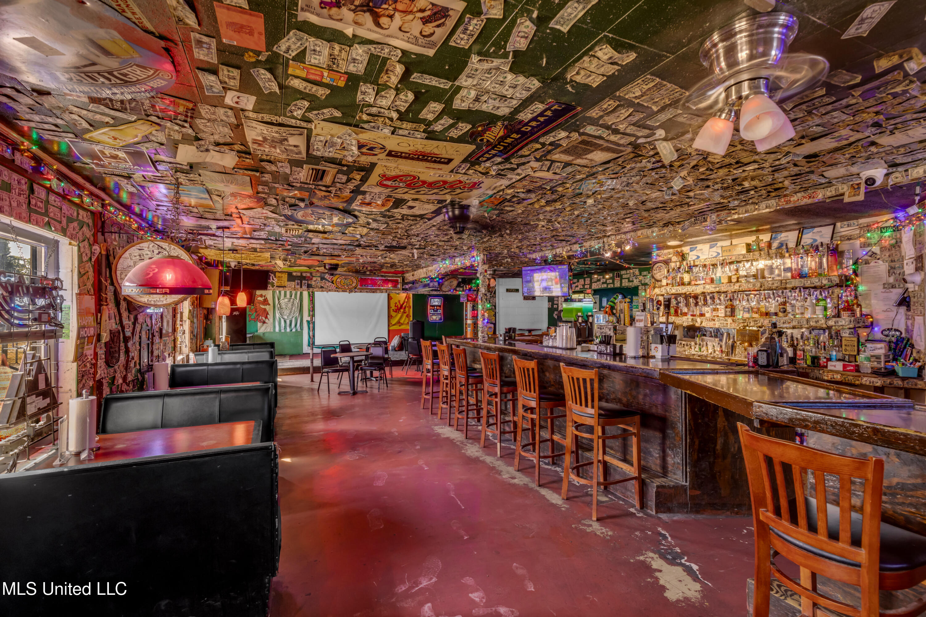 4901 Chicot Road Property Photo 10