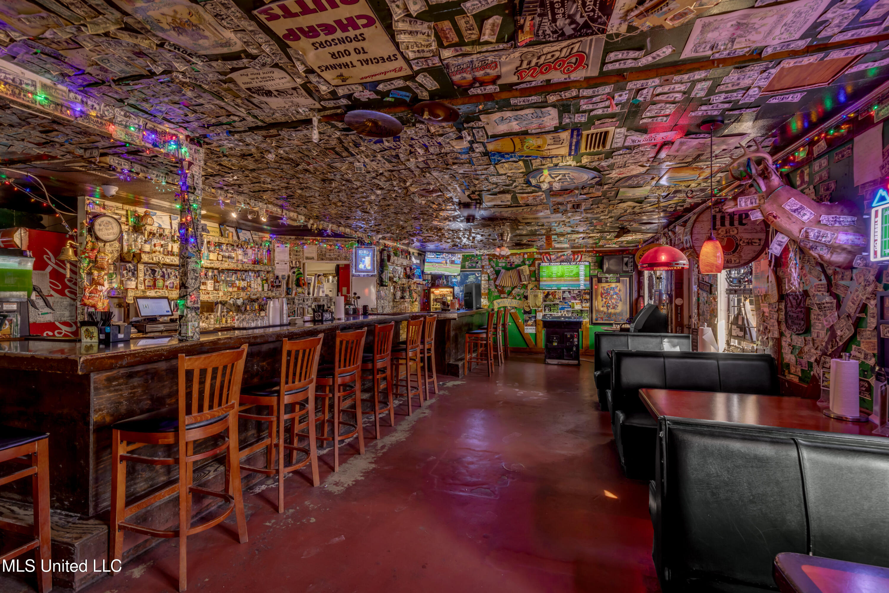 4901 Chicot Road Property Photo 12