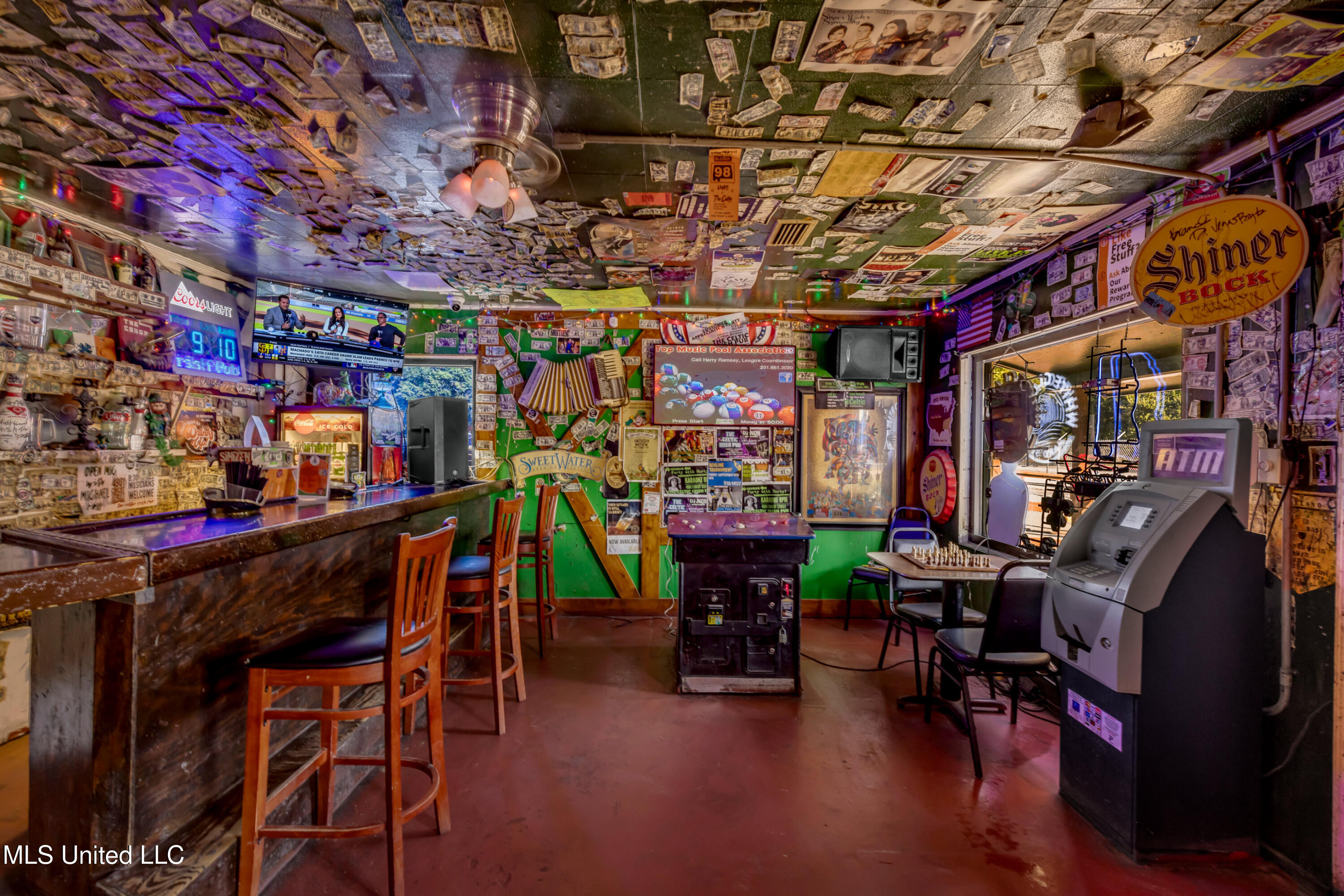 4901 Chicot Road Property Photo 14