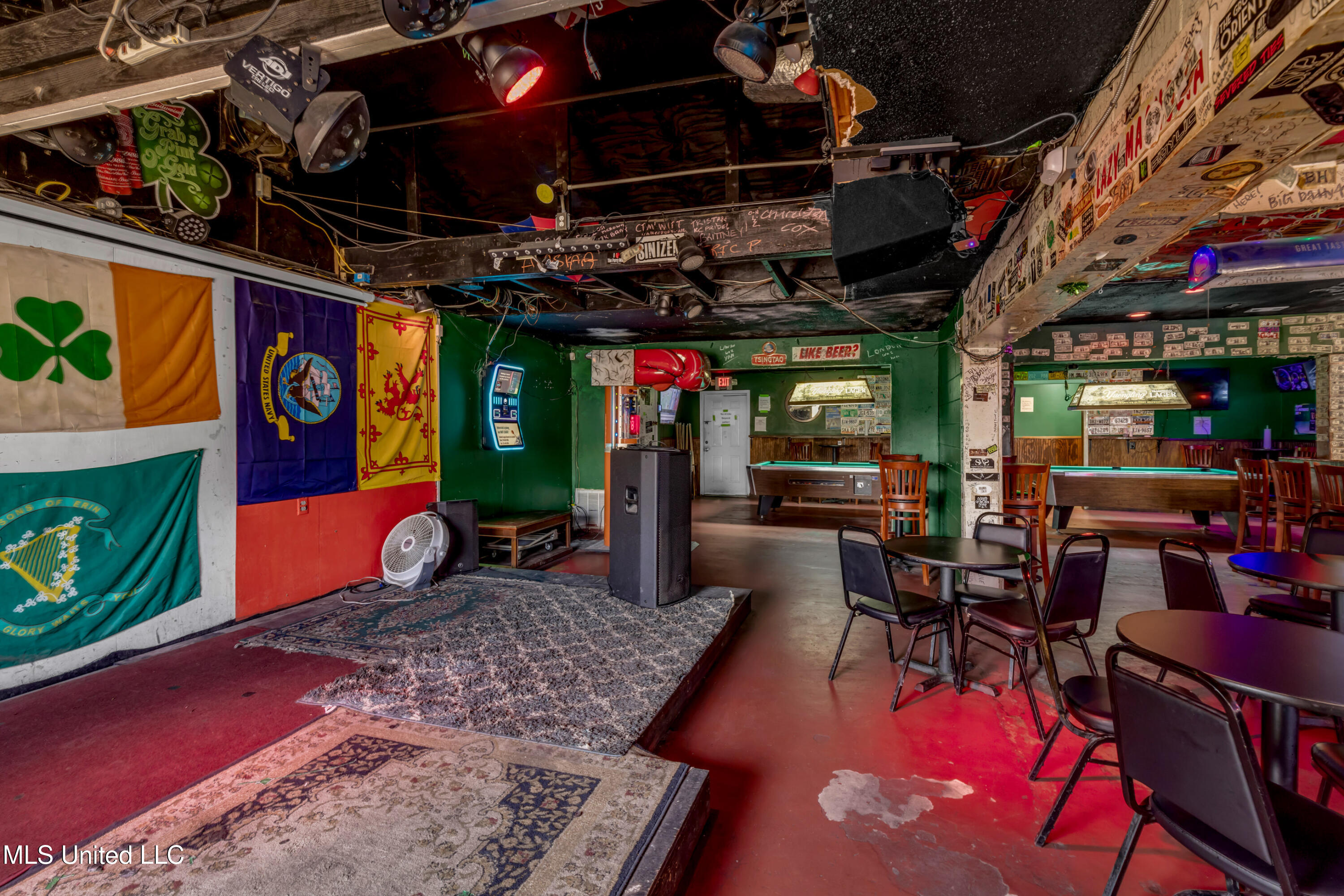 4901 Chicot Road Property Photo 21