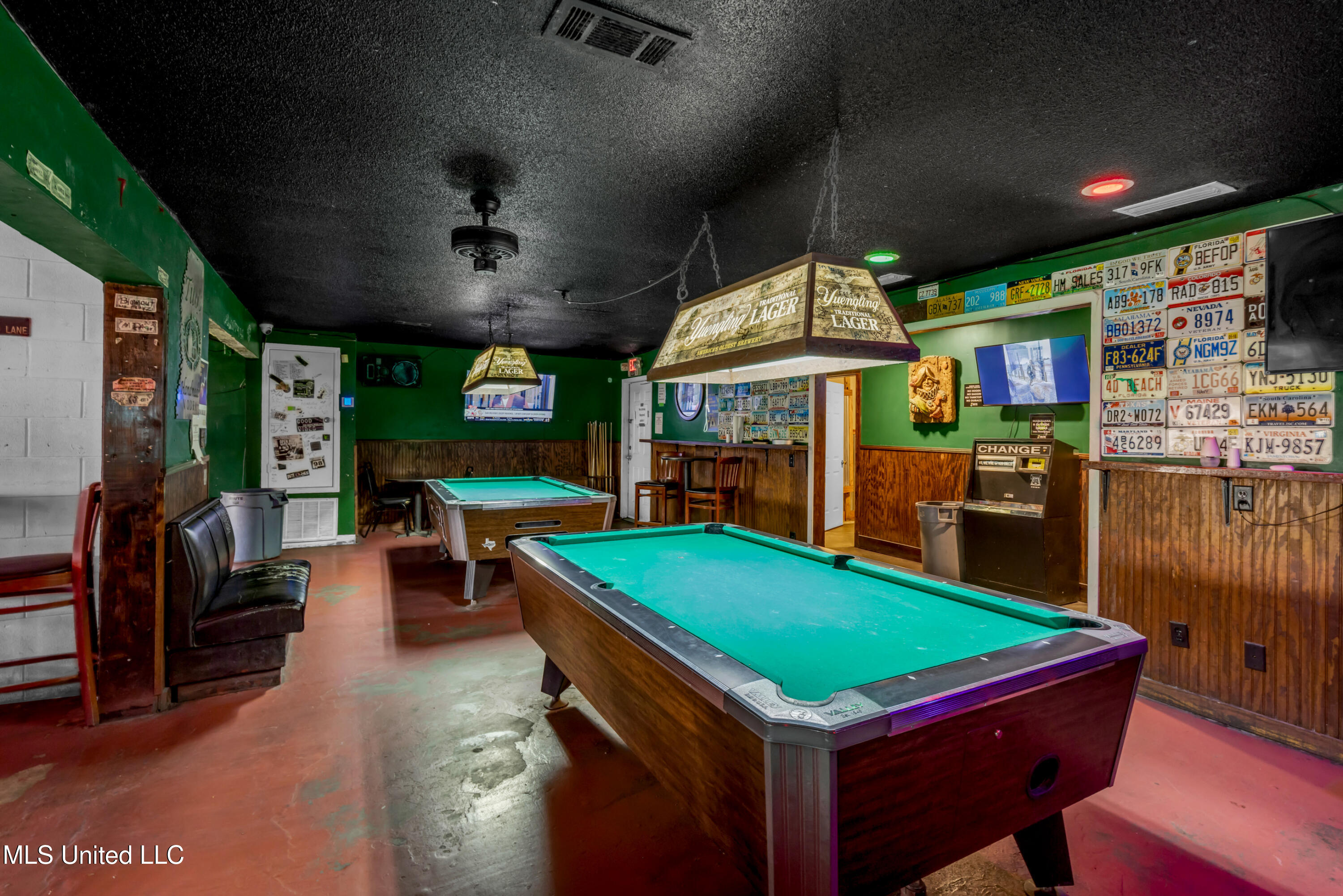 4901 Chicot Road Property Photo 23