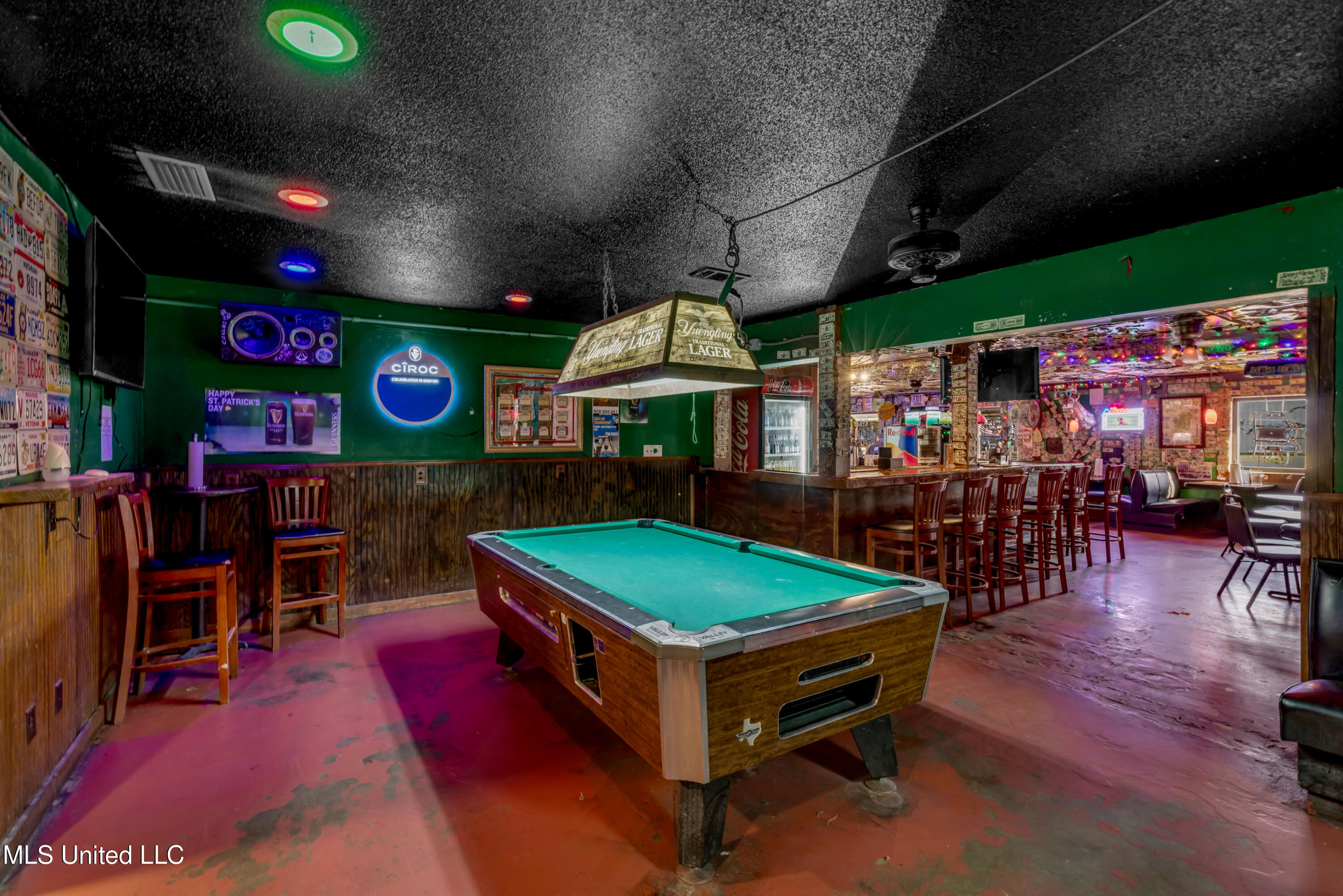 4901 Chicot Road Property Photo 24