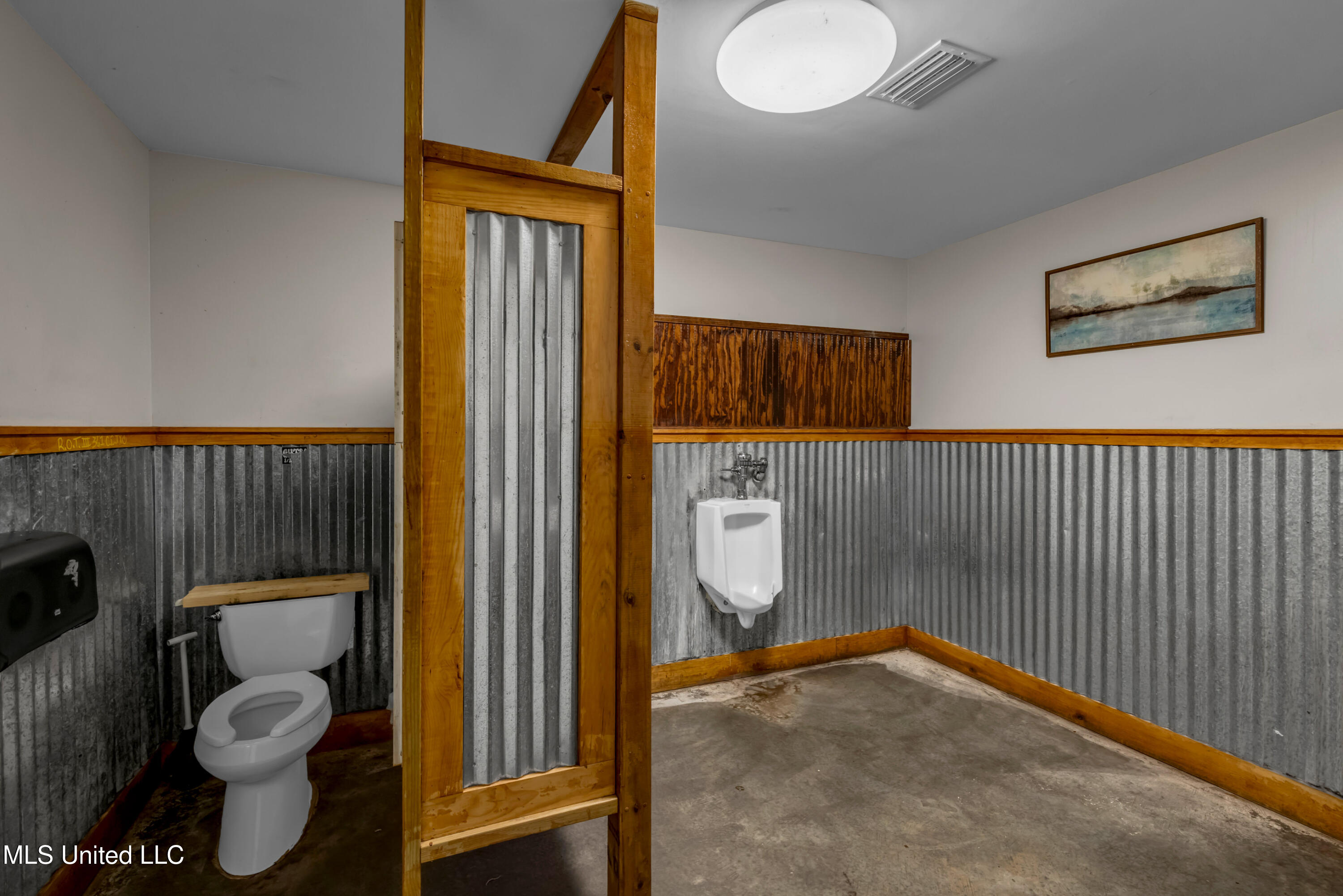 4901 Chicot Road Property Photo 30