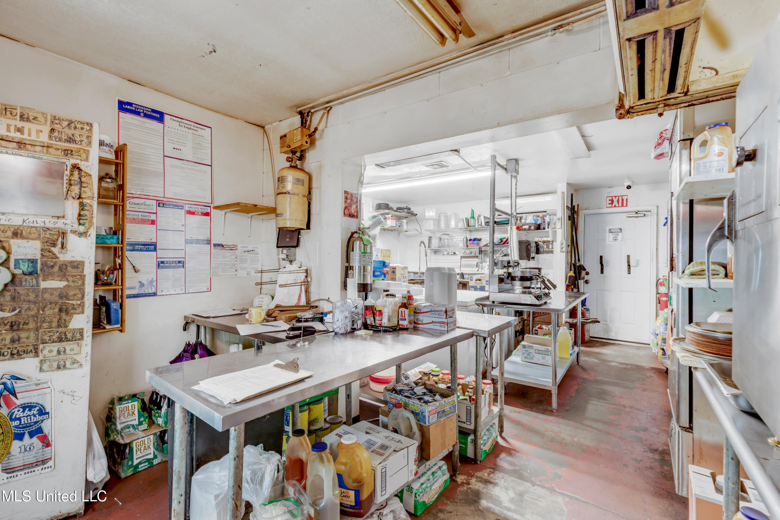 4901 Chicot Road Property Photo 36