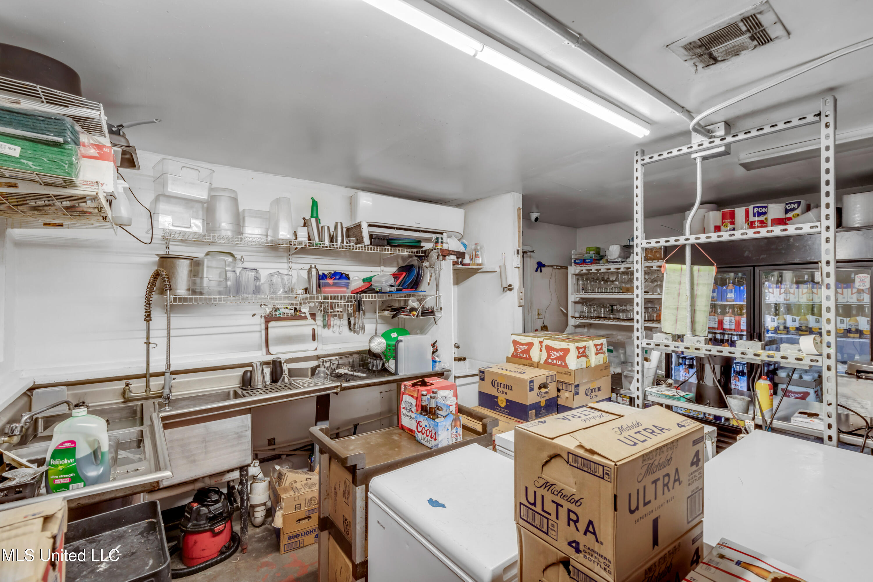 4901 Chicot Road Property Photo 39