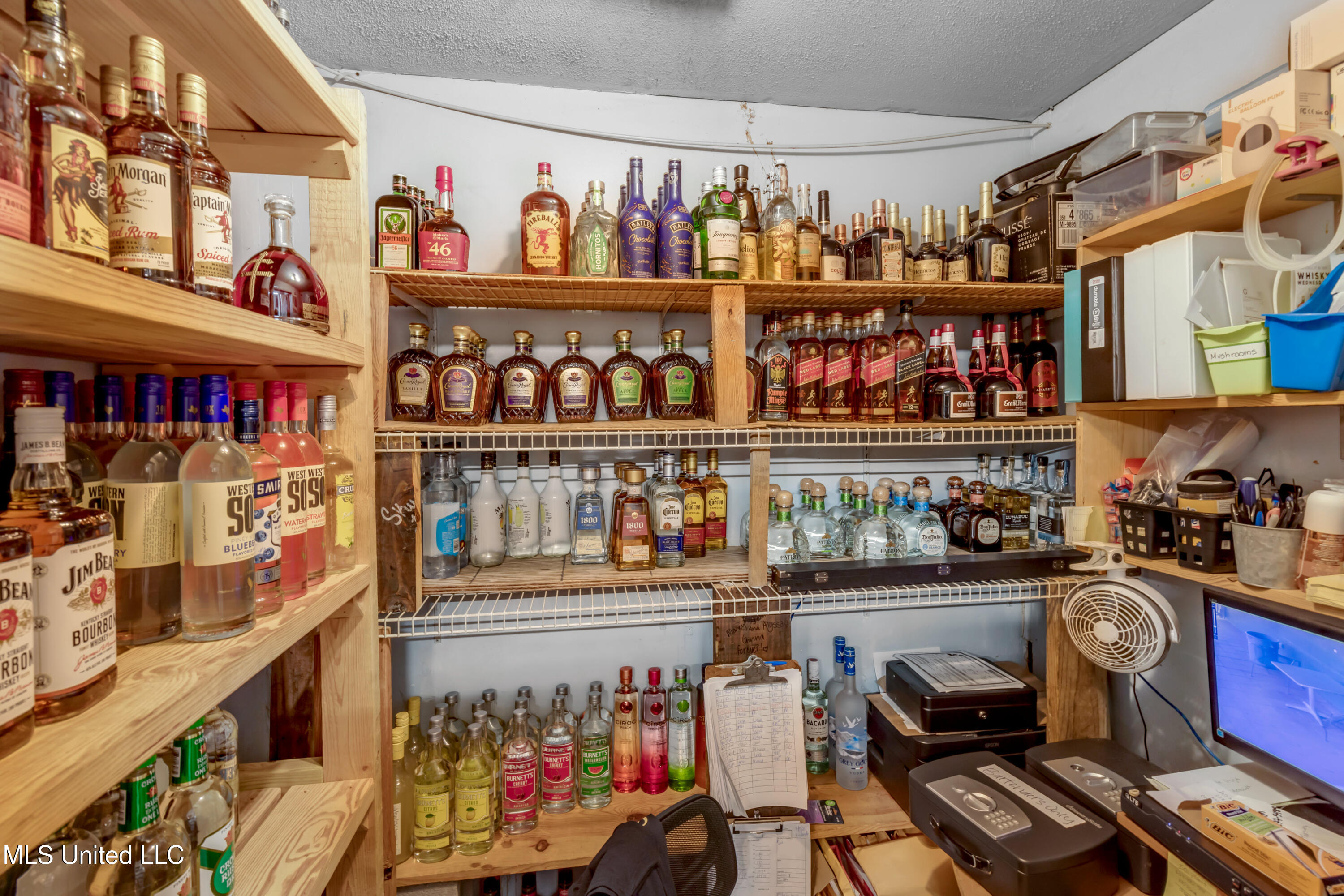 4901 Chicot Road Property Photo 42