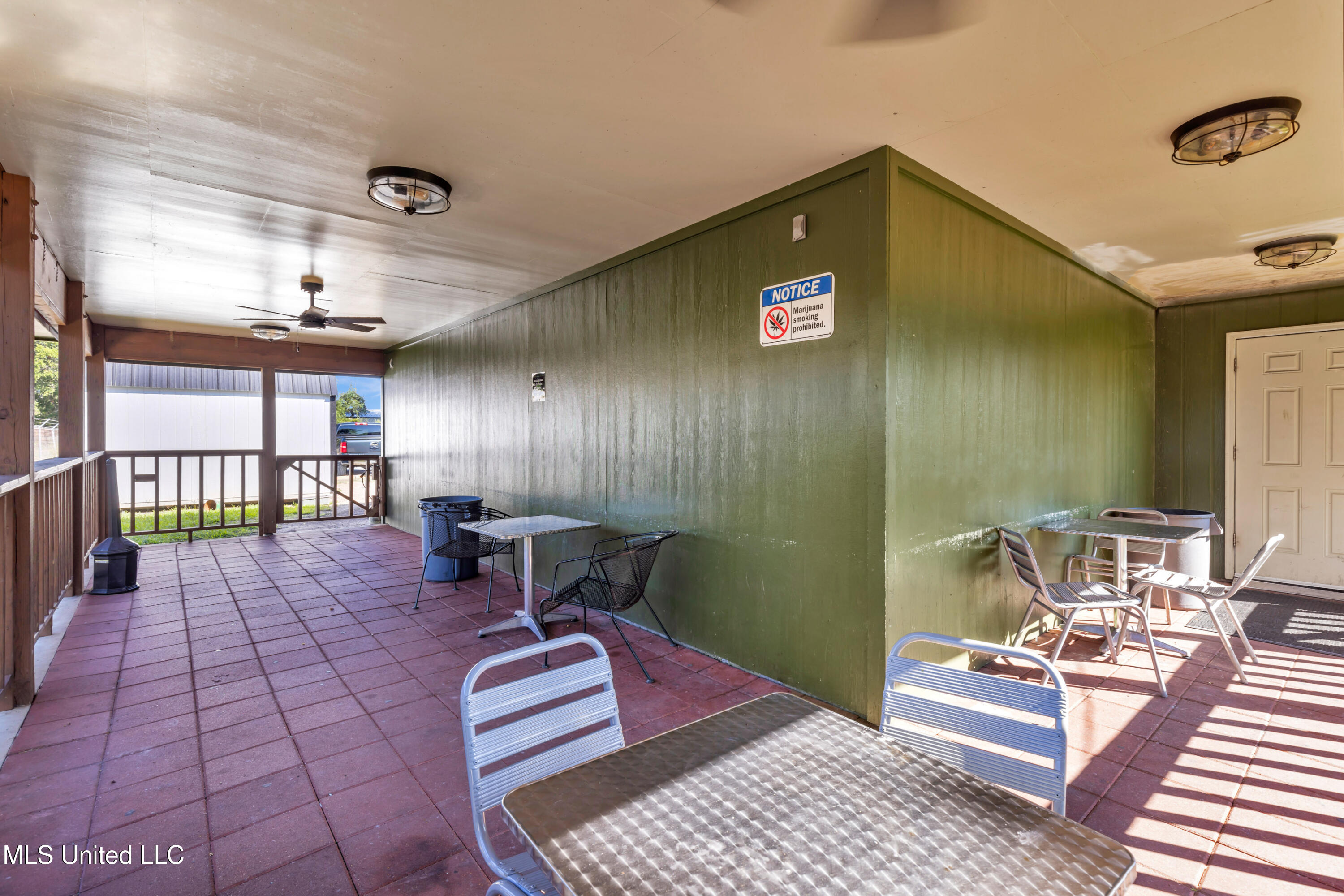 4901 Chicot Road Property Photo 45