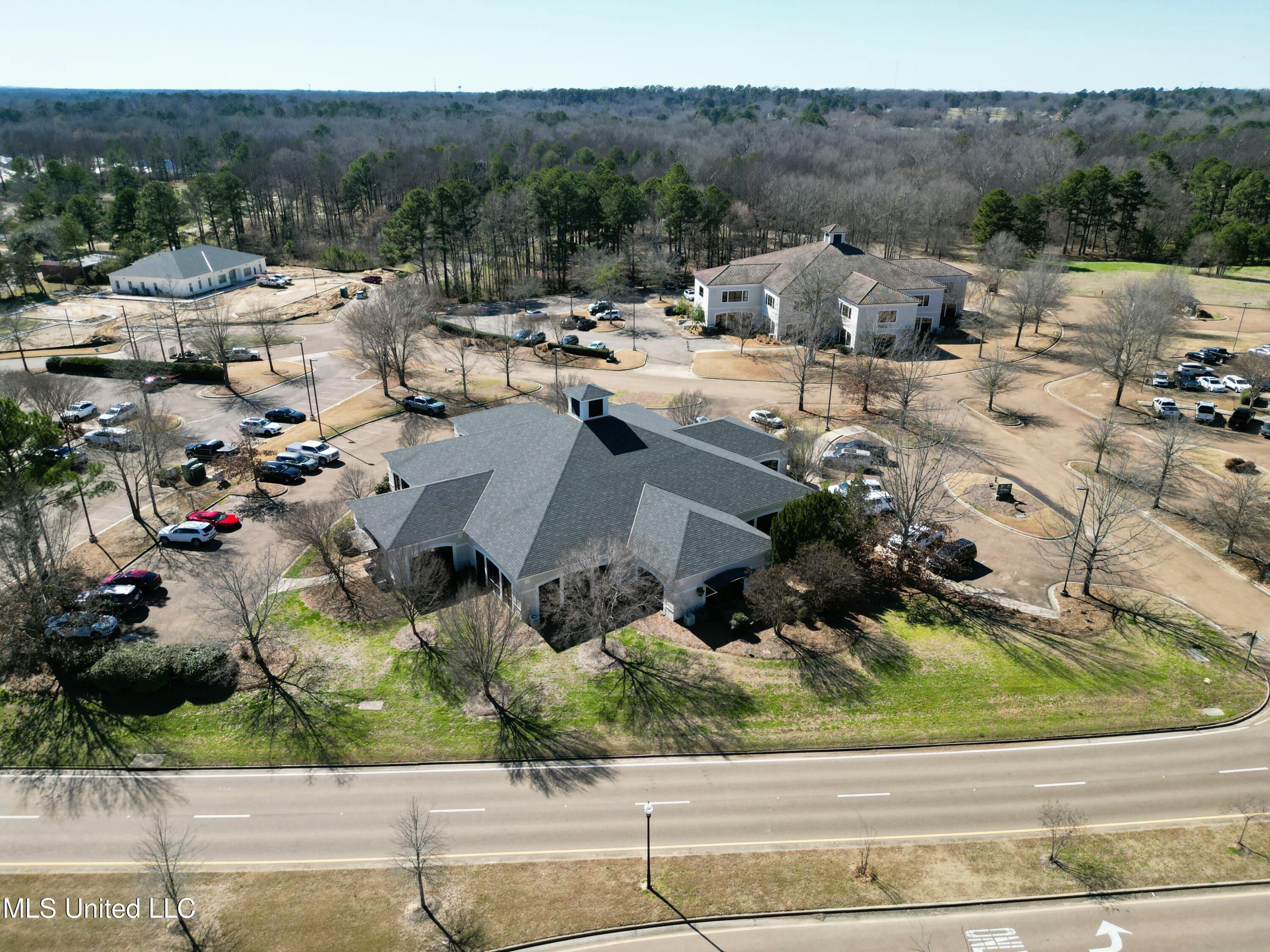 601 Crescent Boulevard Property Photo 4