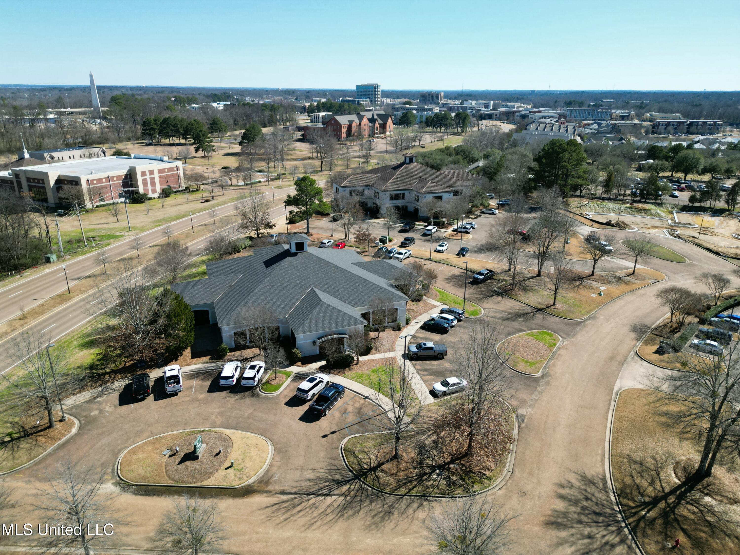 601 Crescent Boulevard Property Photo 5