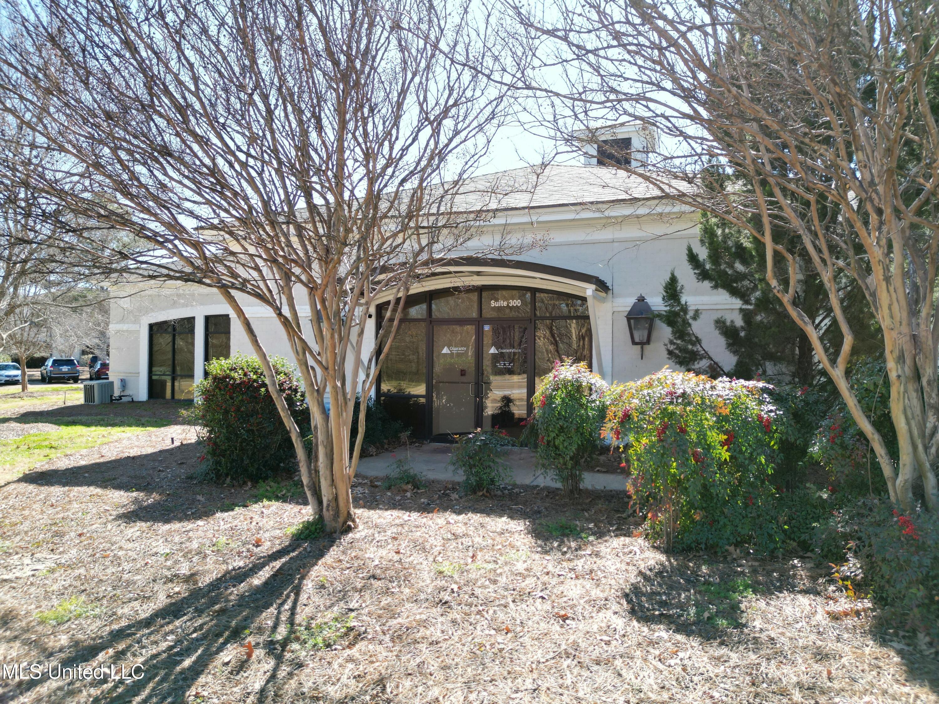 601 Crescent Boulevard Property Photo 13