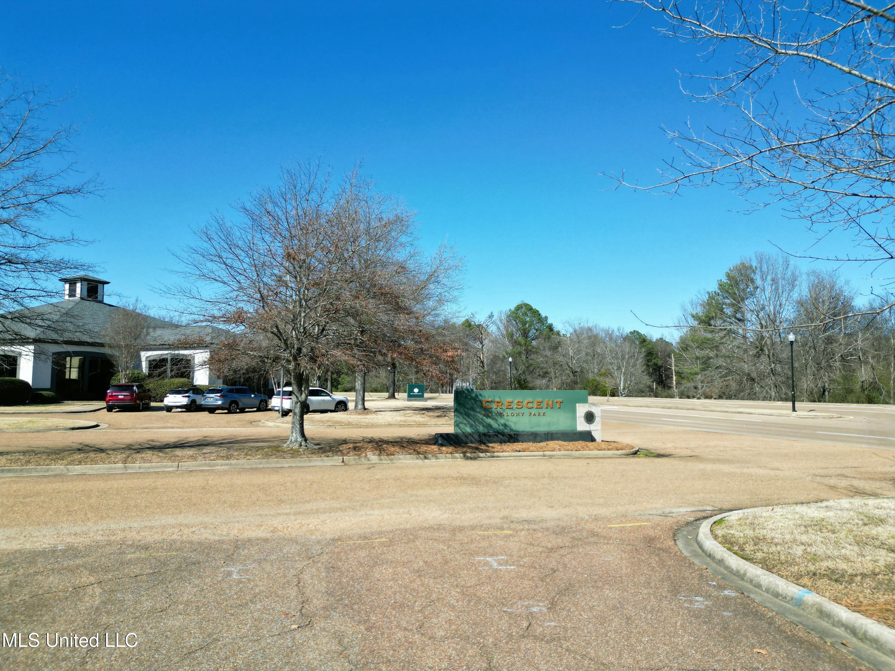 601 Crescent Boulevard Property Photo 14