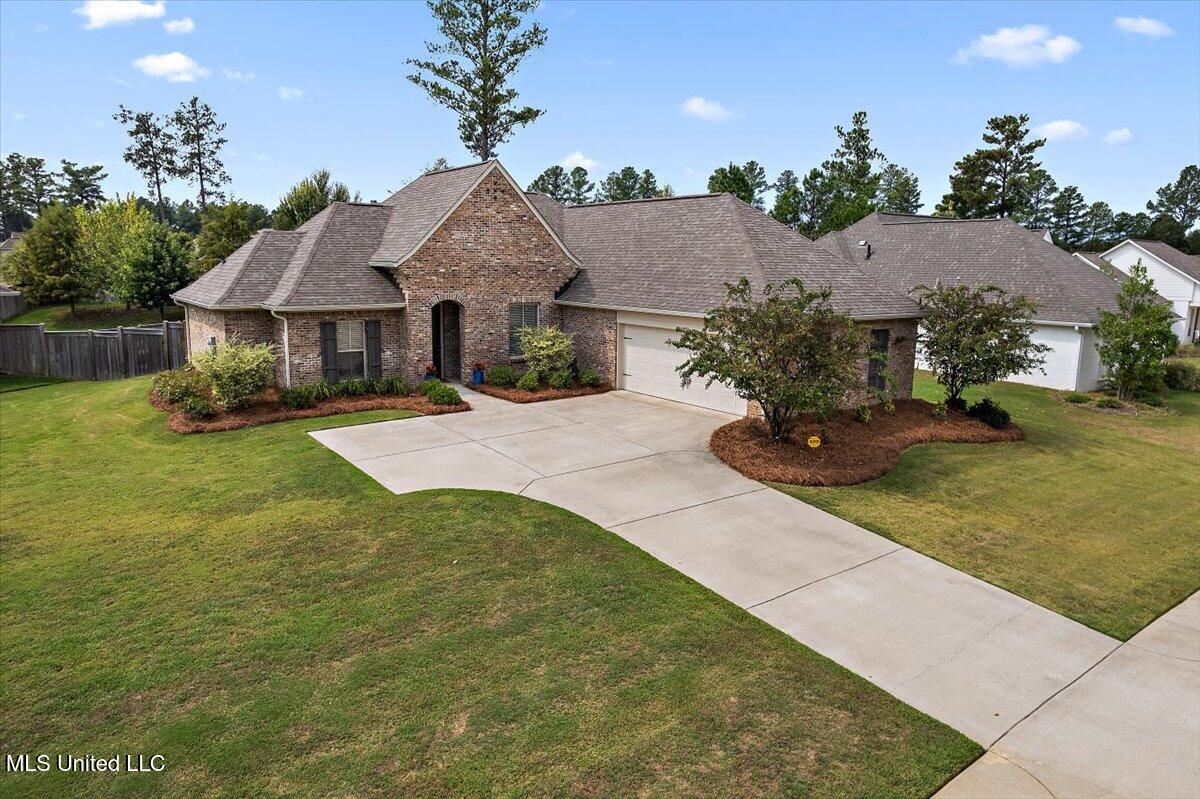 111 Hampton Trail Property Photo 1