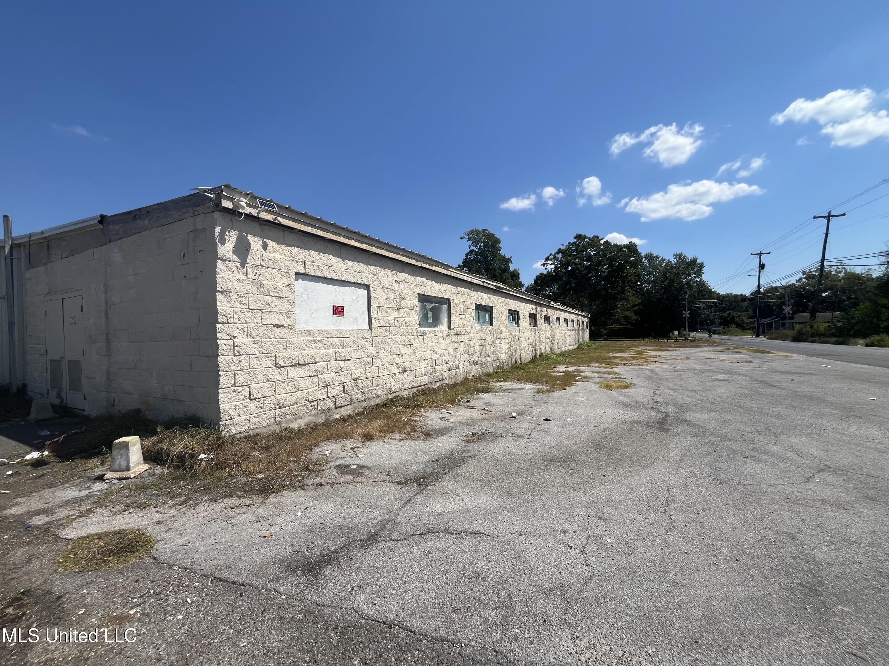 4331 Jackson Avenue Property Photo 1