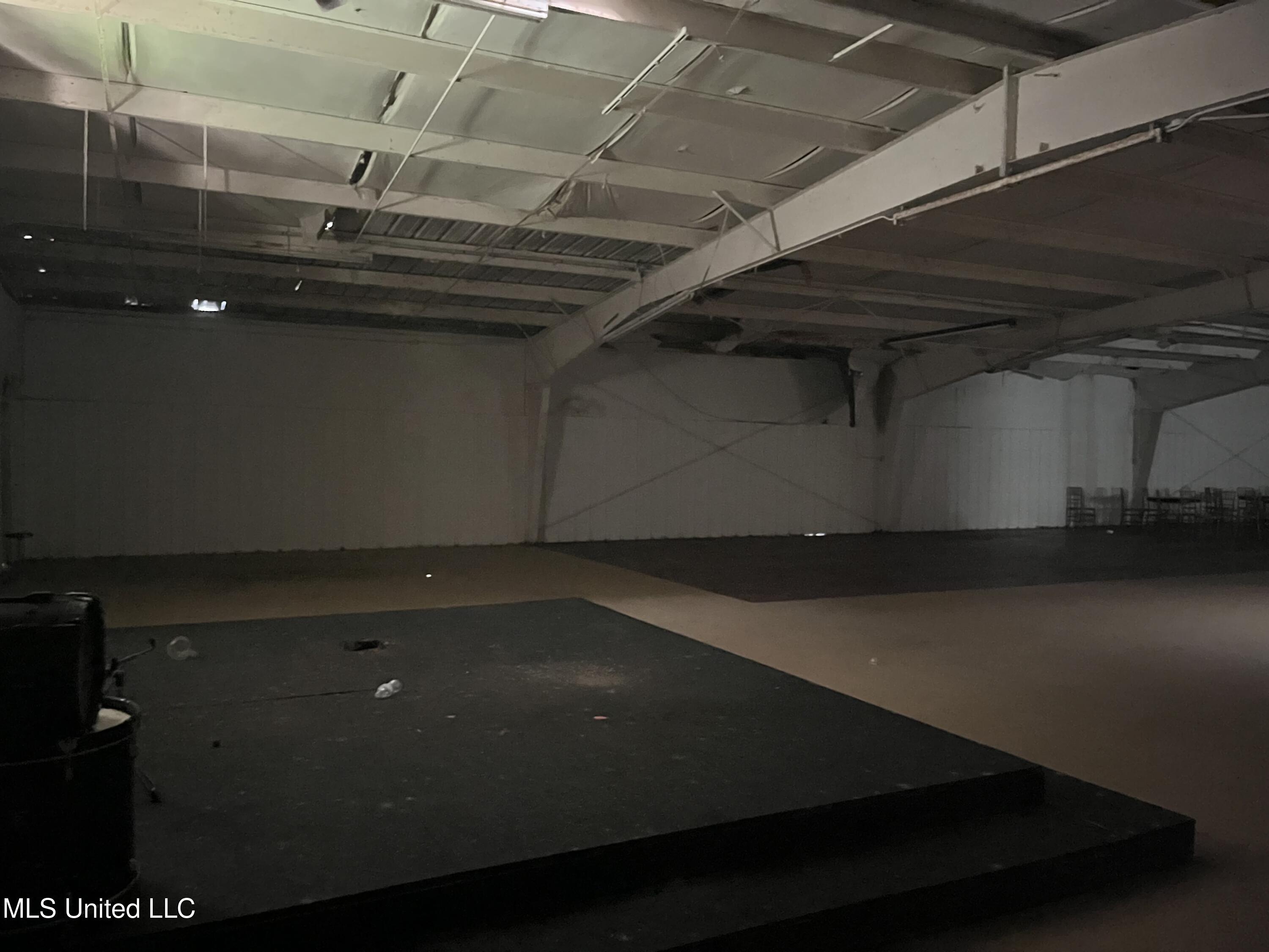 4331 Jackson Avenue Property Photo 14