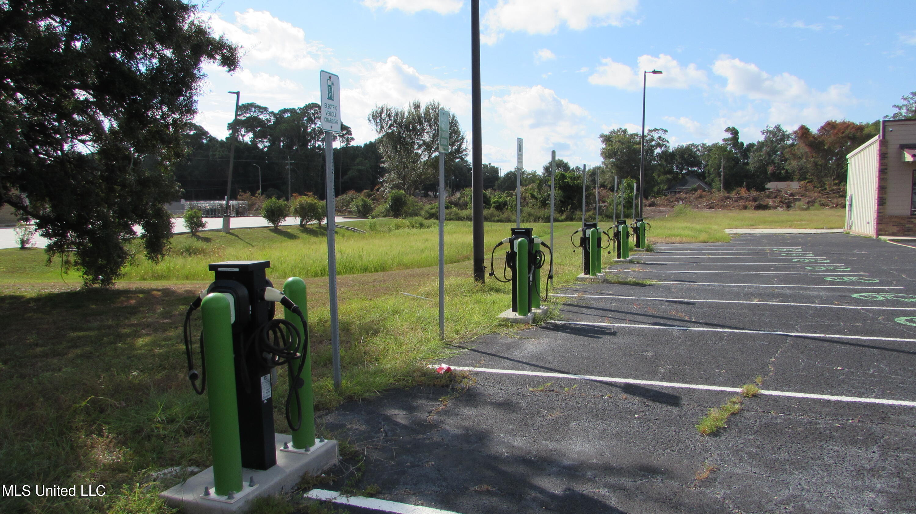 2011 E Pass Road Property Photo 5