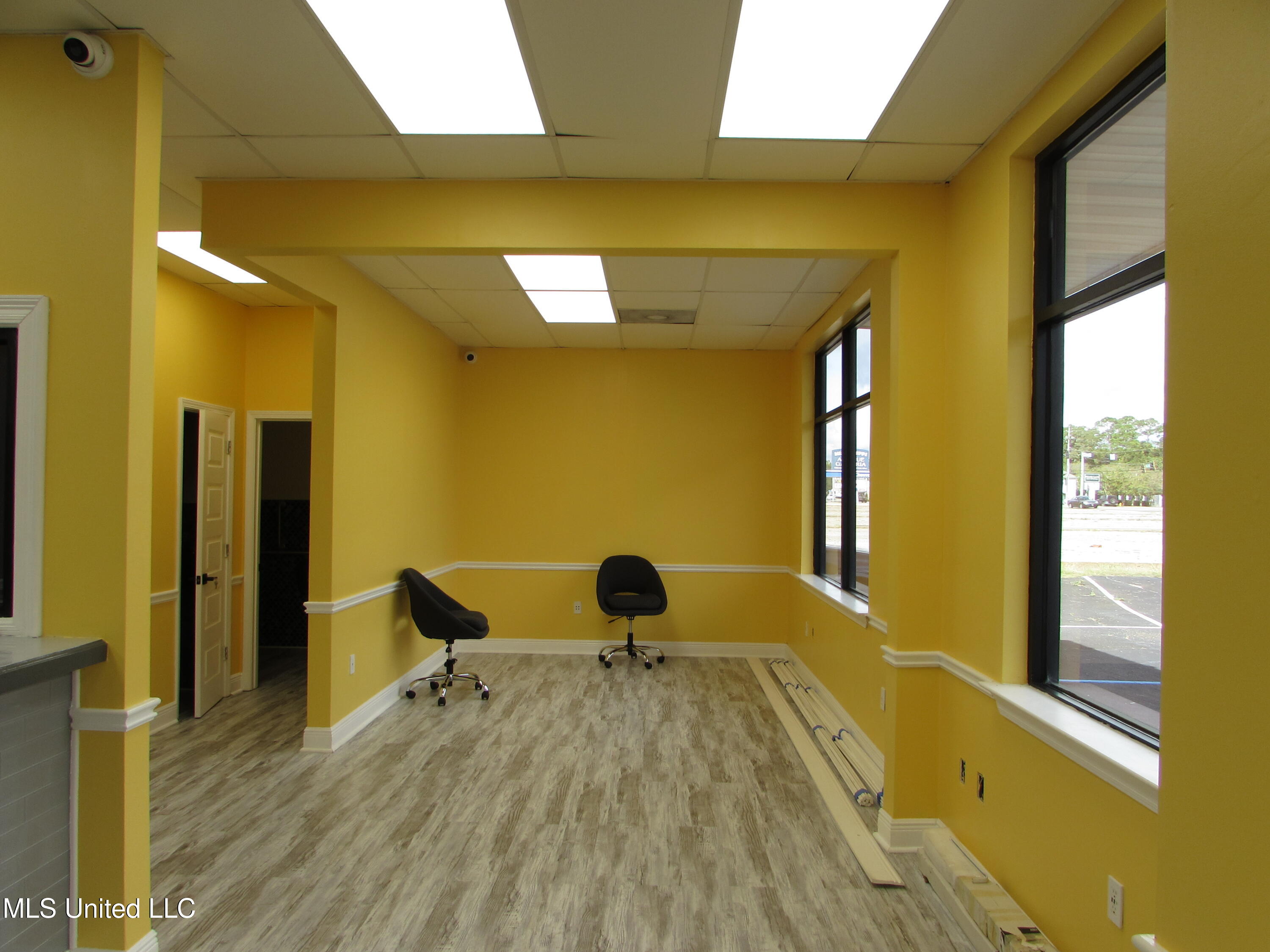 2011 E Pass Road Property Photo 7