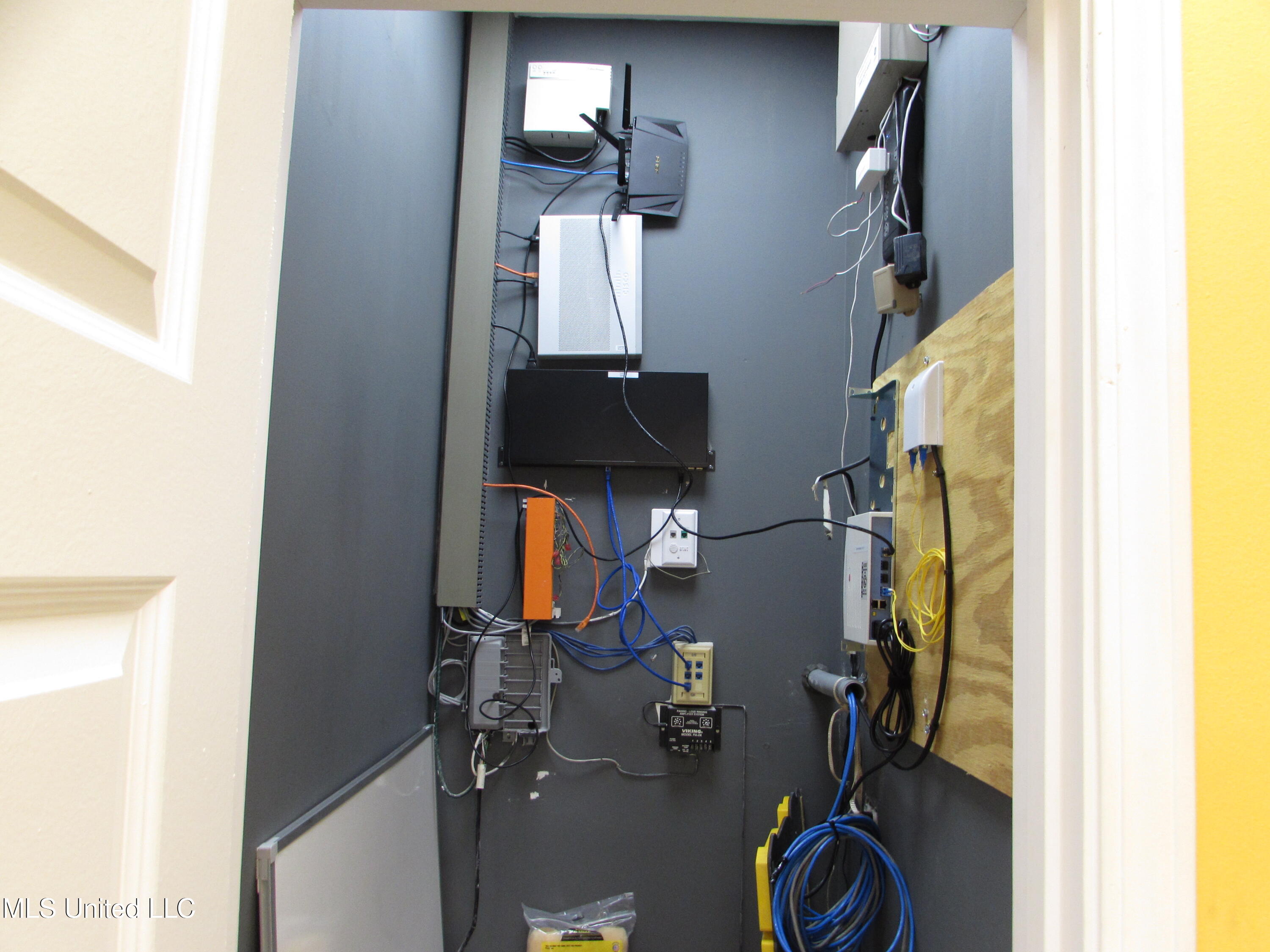 2011 E Pass Road Property Photo 8