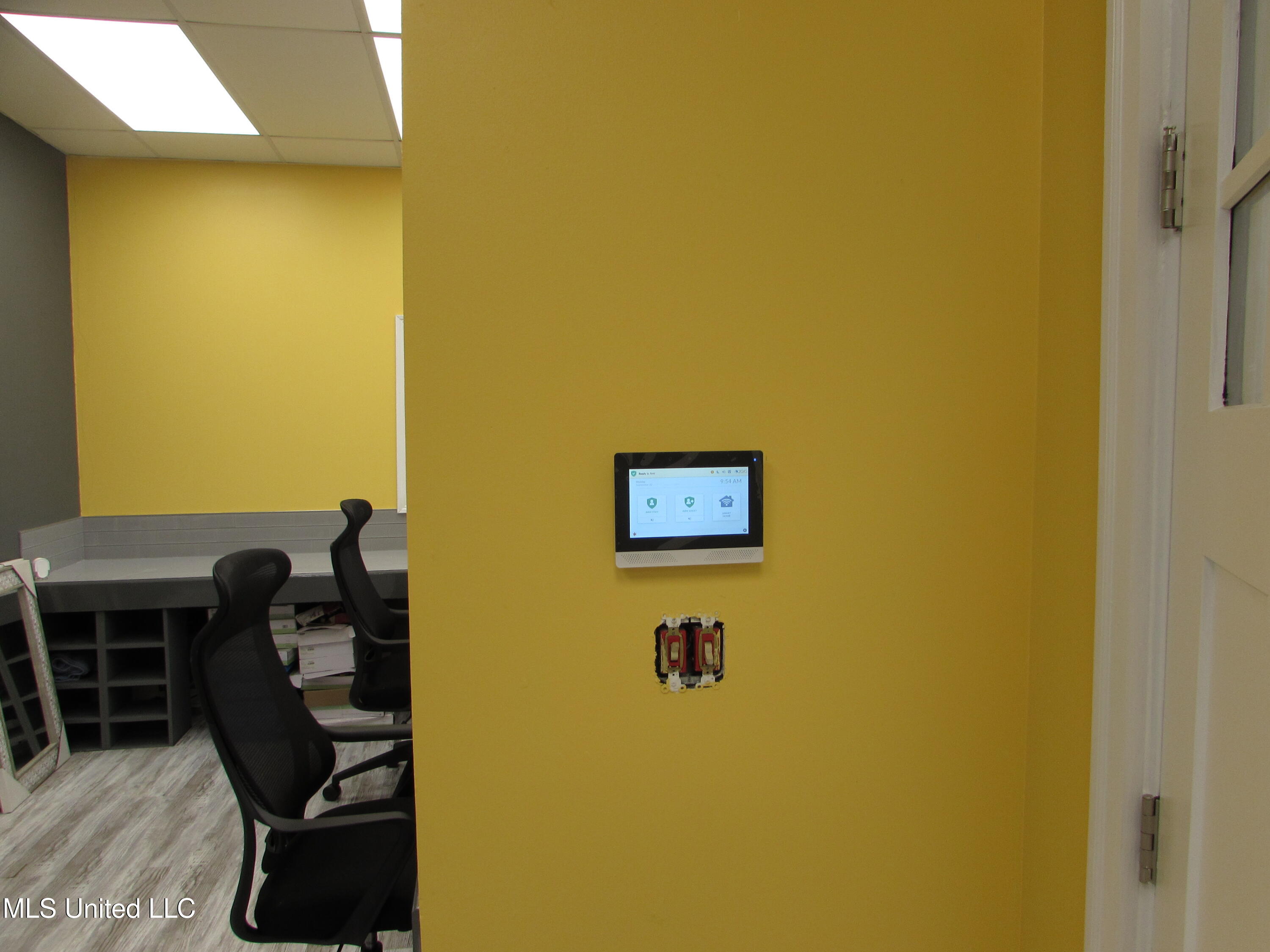 2011 E Pass Road Property Photo 13