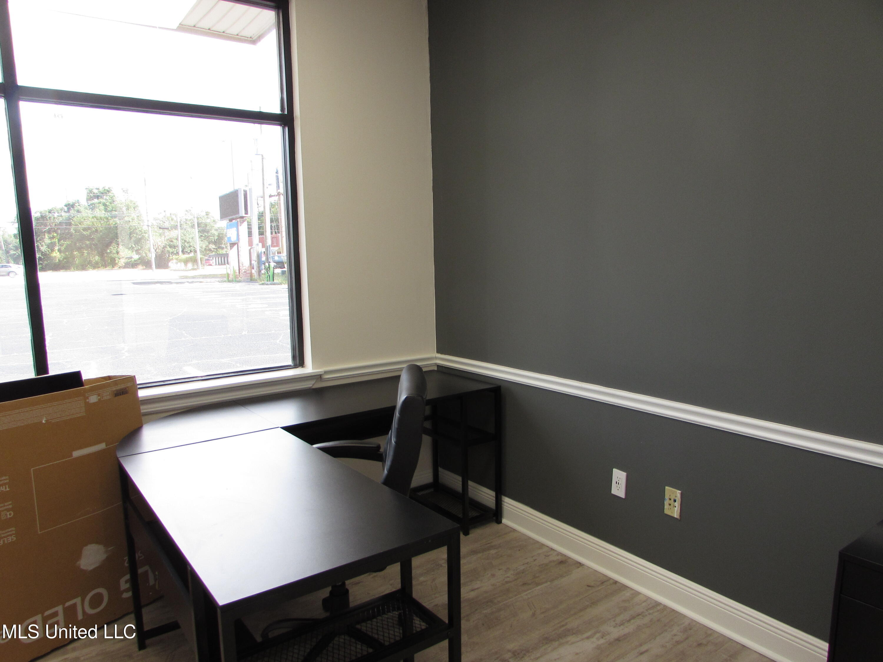 2011 E Pass Road Property Photo 15