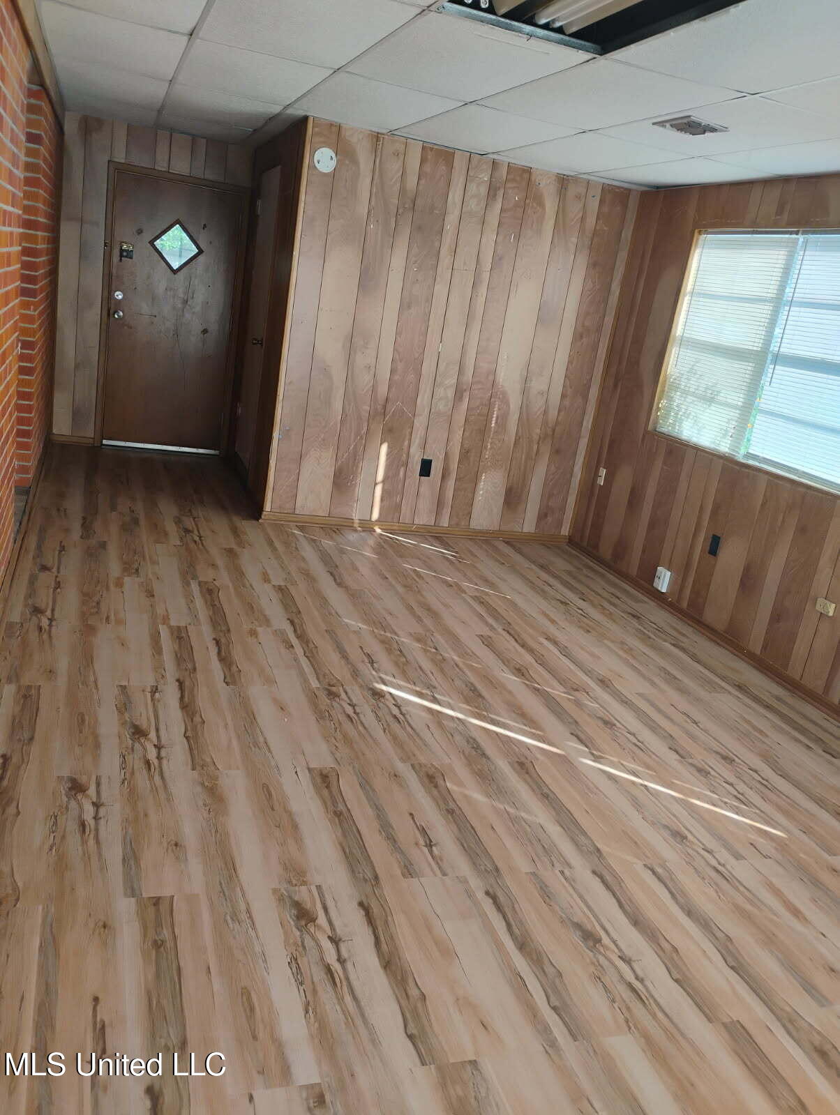 2214 Pine Avenue Property Photo 4