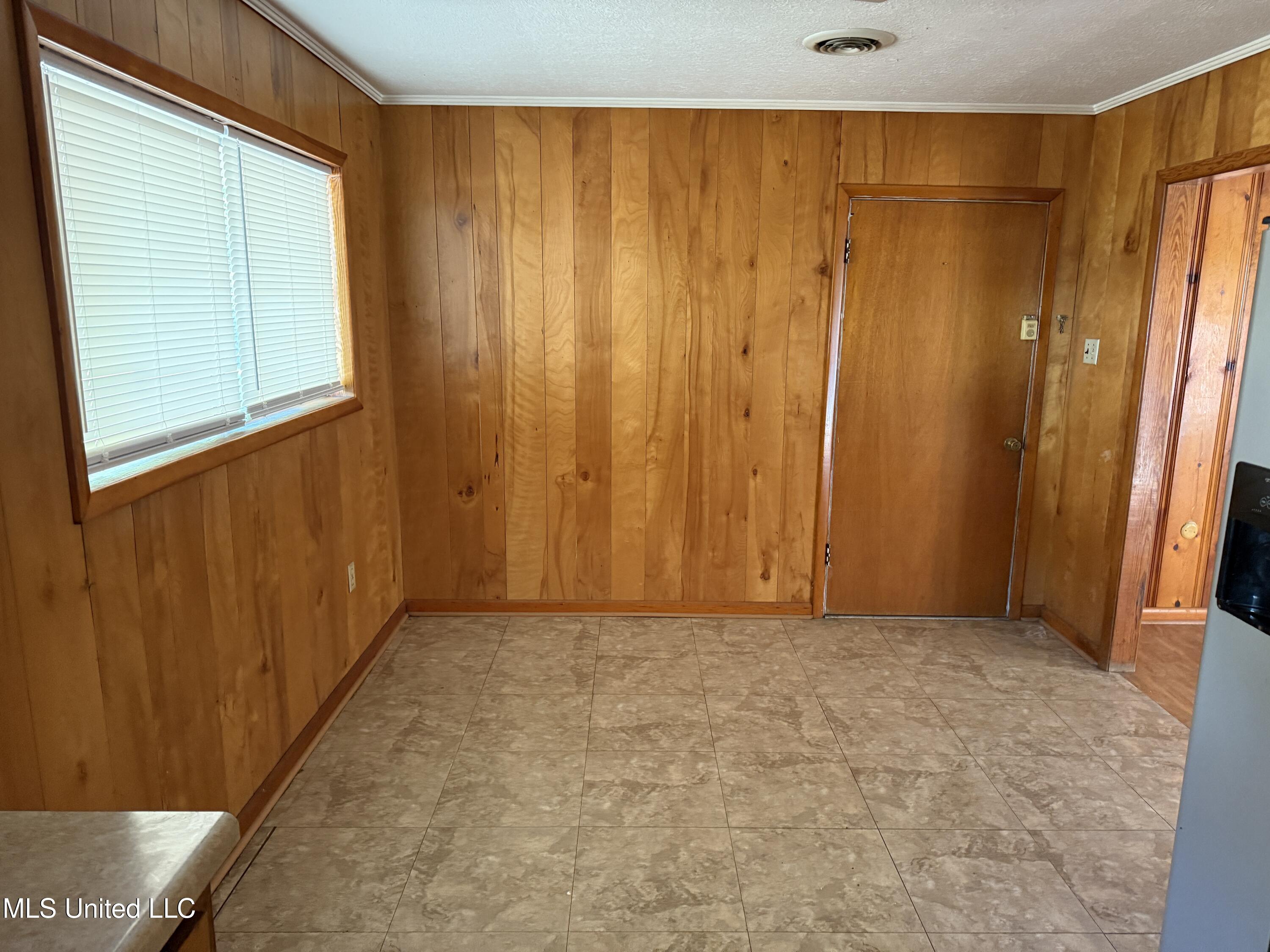 2214 Pine Avenue Property Photo 6