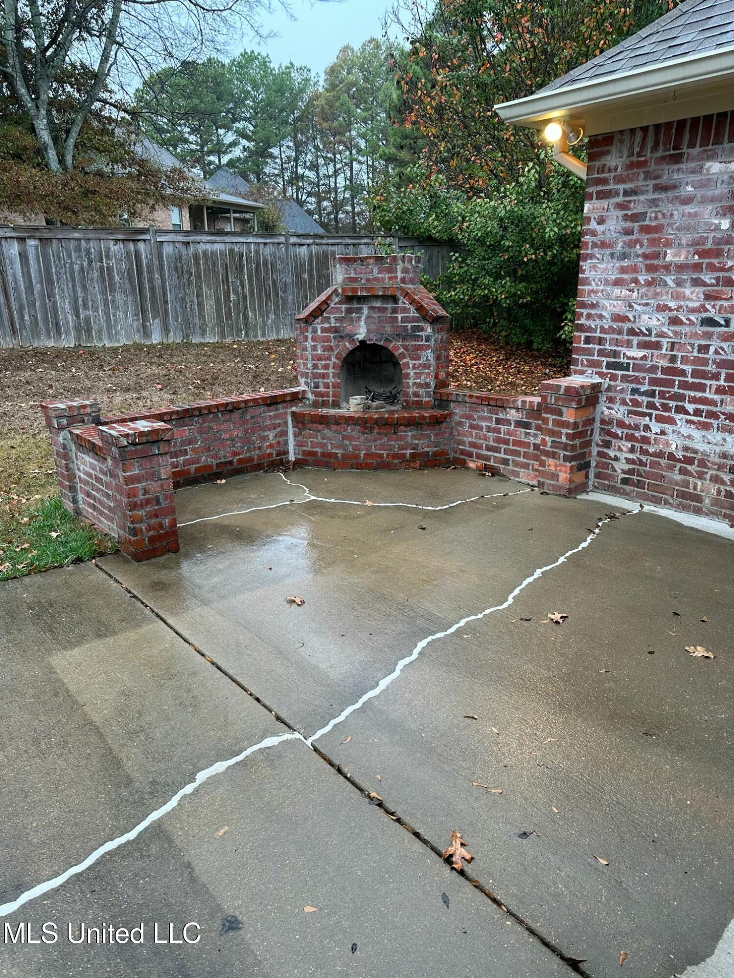 121 Hallmark Place Property Photo 10