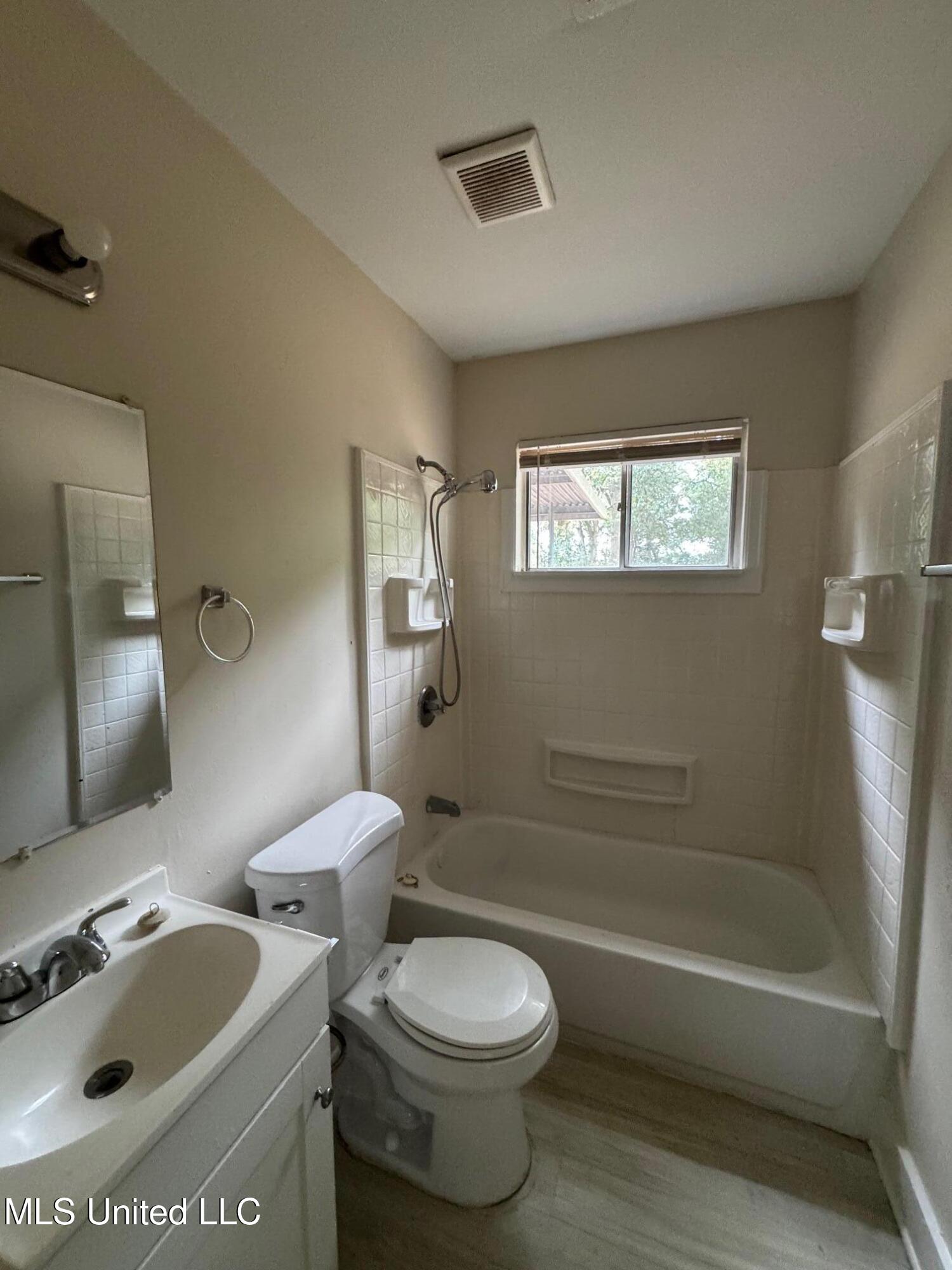 5620 Hearn Street Property Photo 7