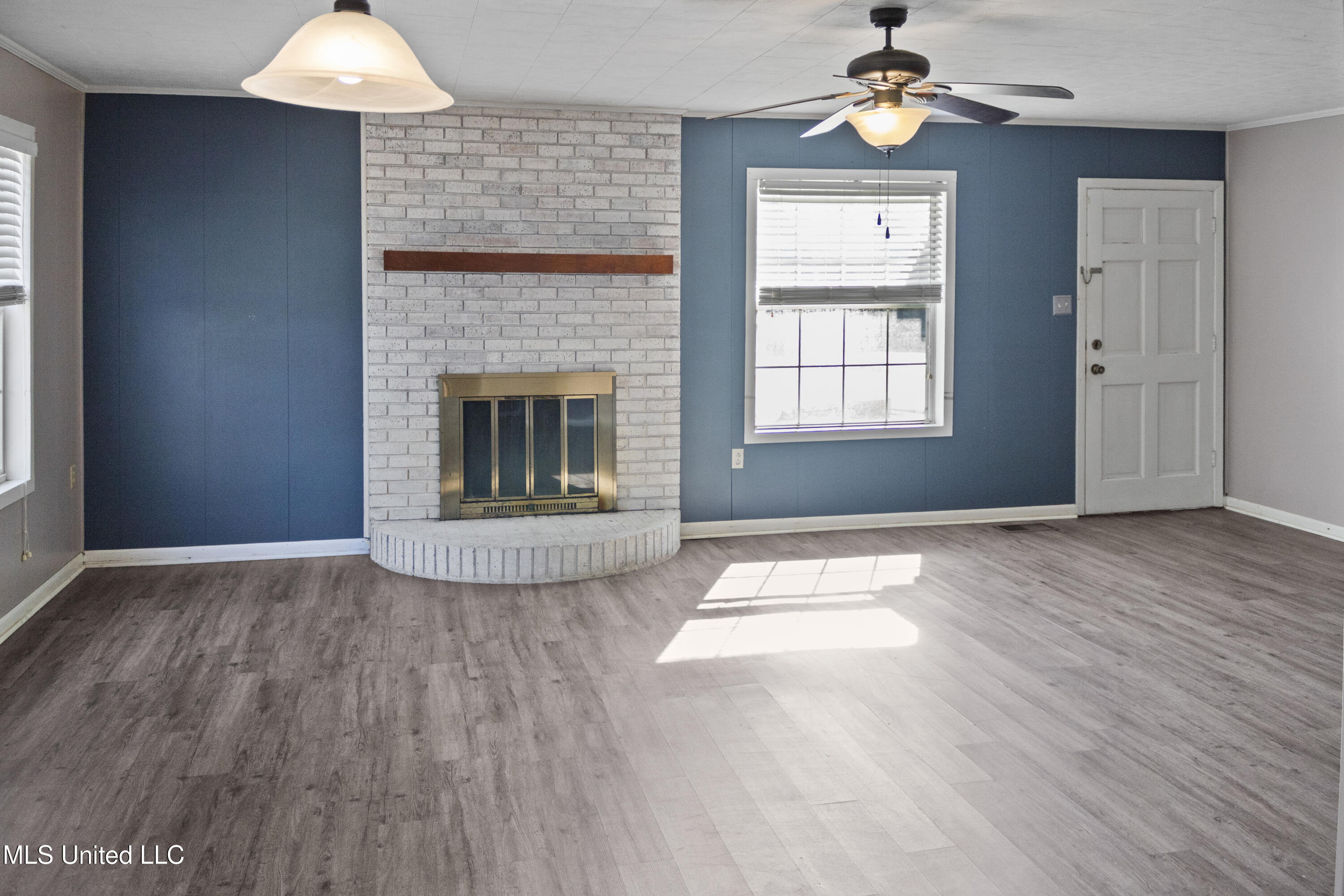 515 Lakeview Avenue Property Photo 3