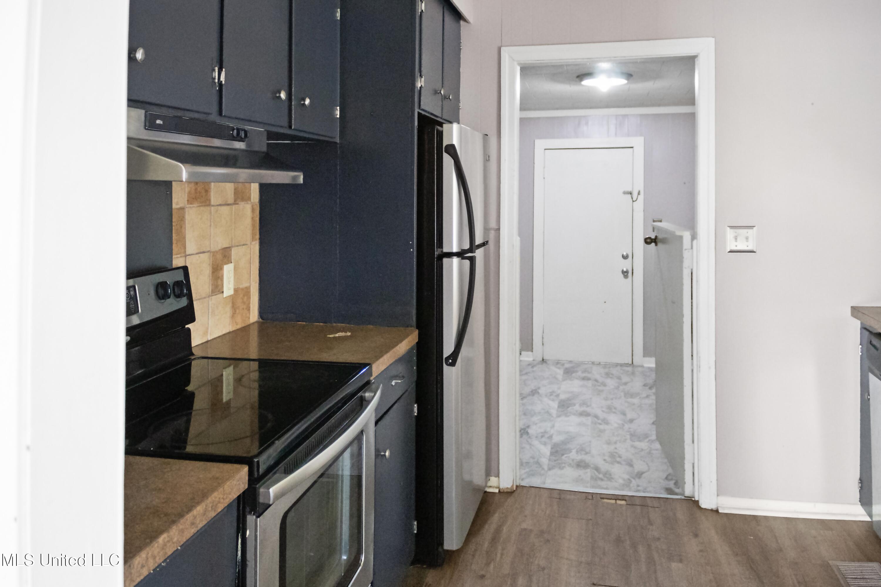 515 Lakeview Avenue Property Photo 9