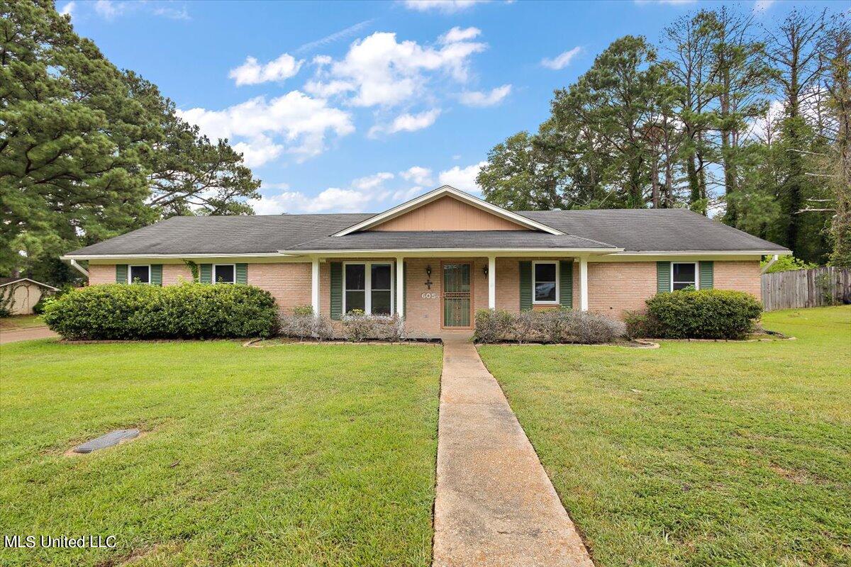 605 Upper Darby Road Property Photo 1