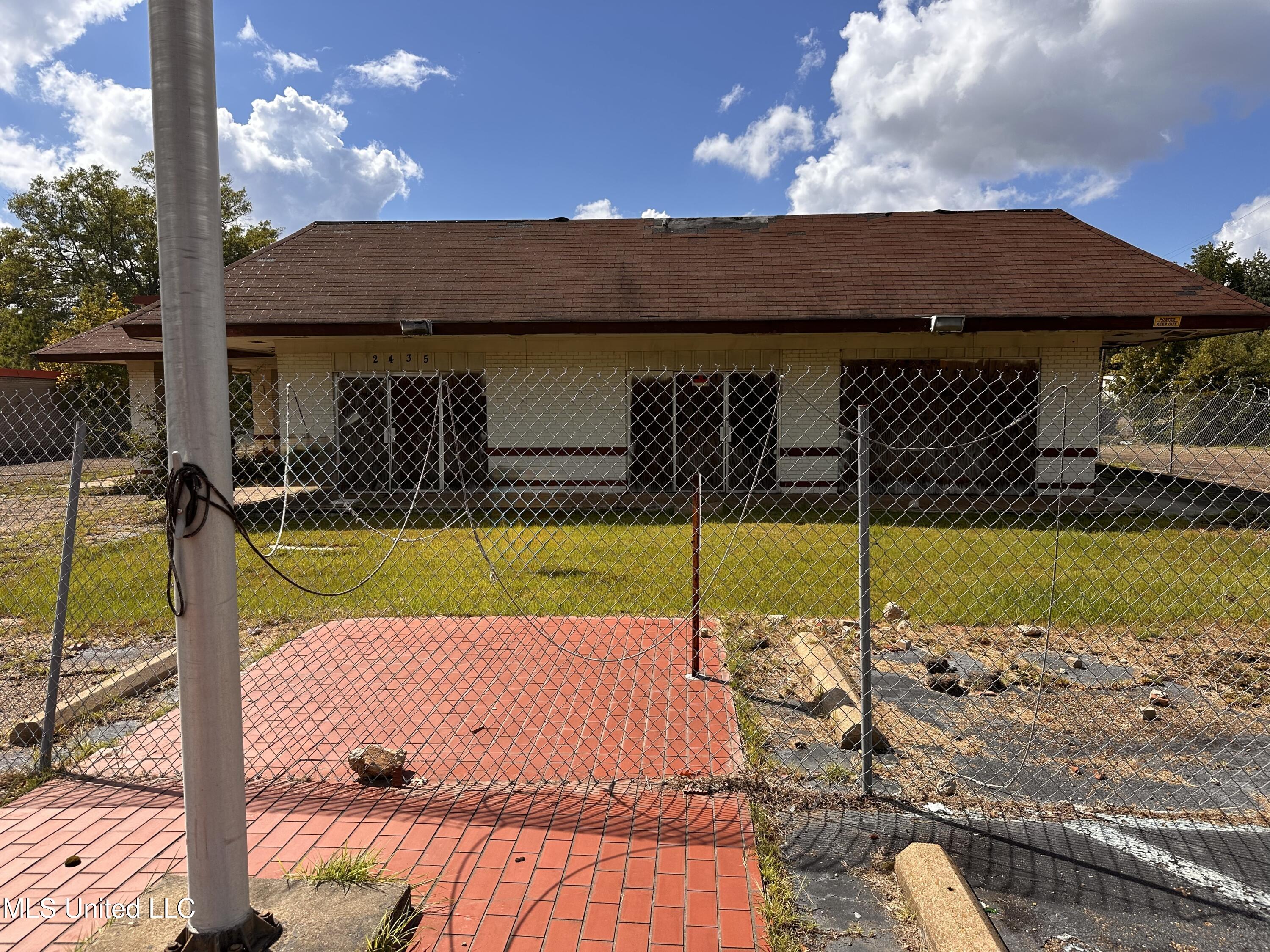 2435 Livingston Road Property Photo 1