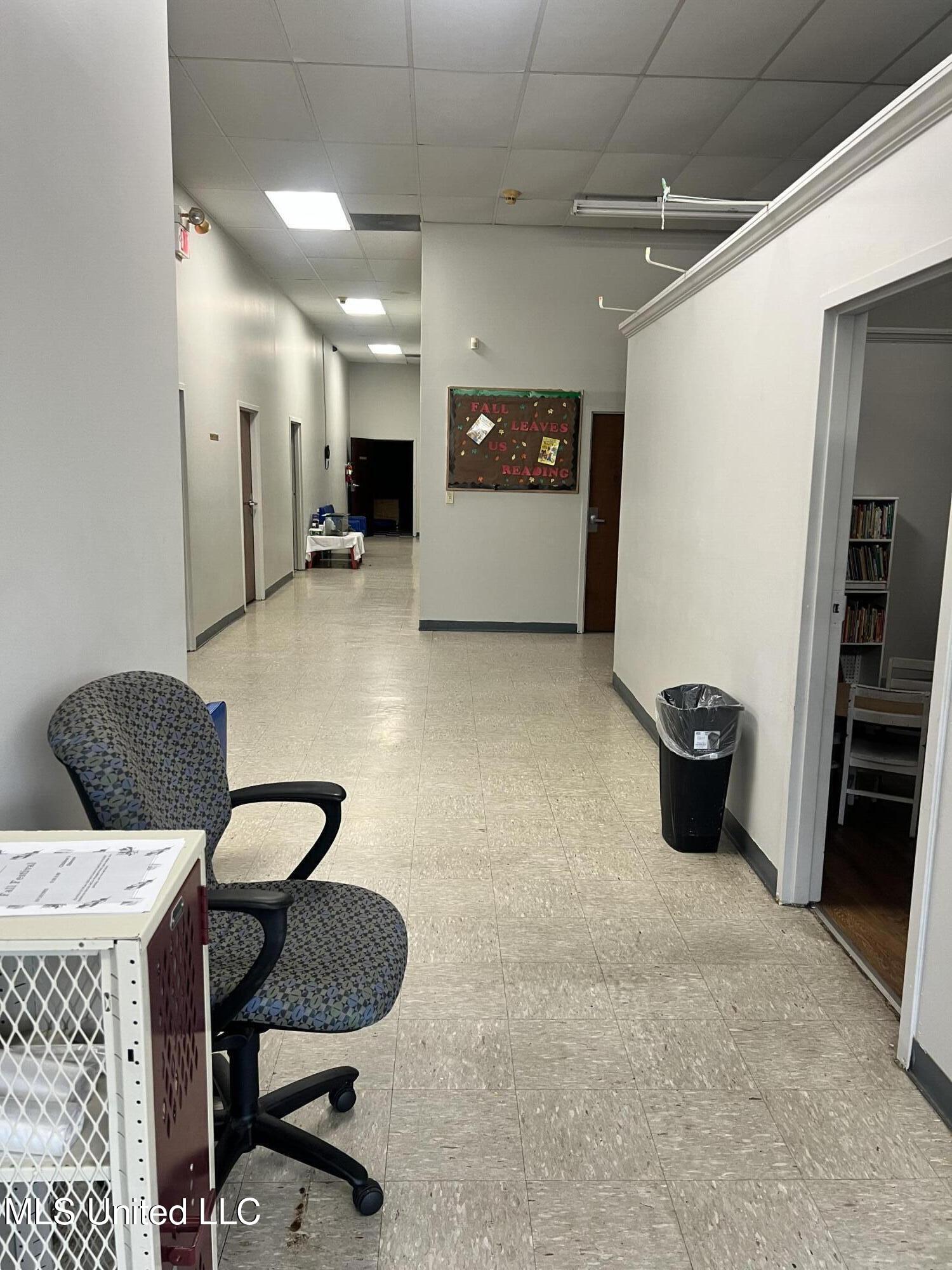 5555 Robinson Road Property Photo 7