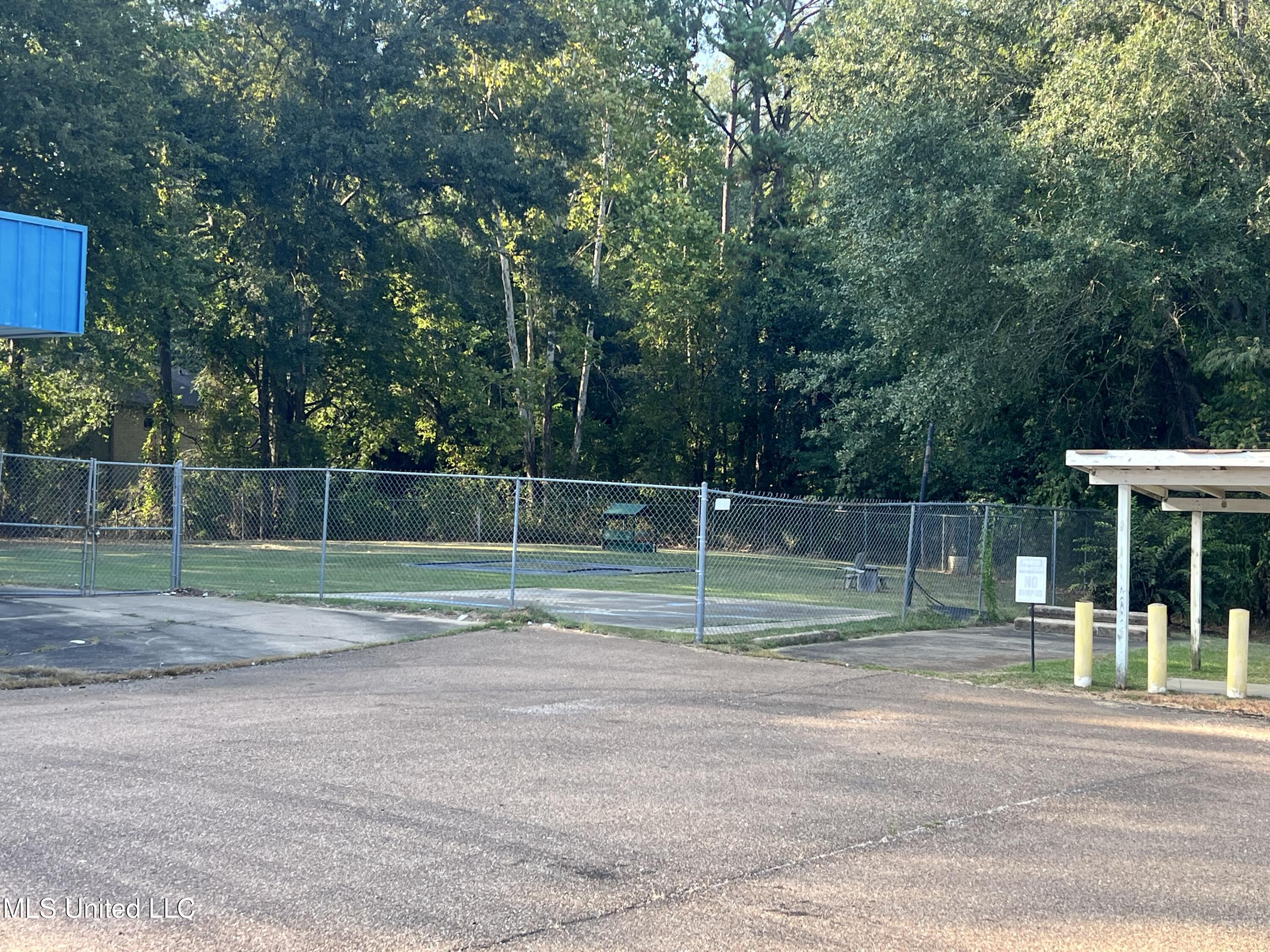 5555 Robinson Road Property Photo 8