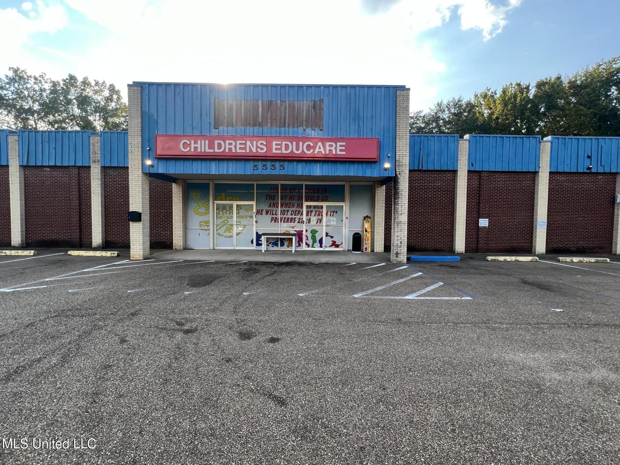 5555 Robinson Road Property Photo 9