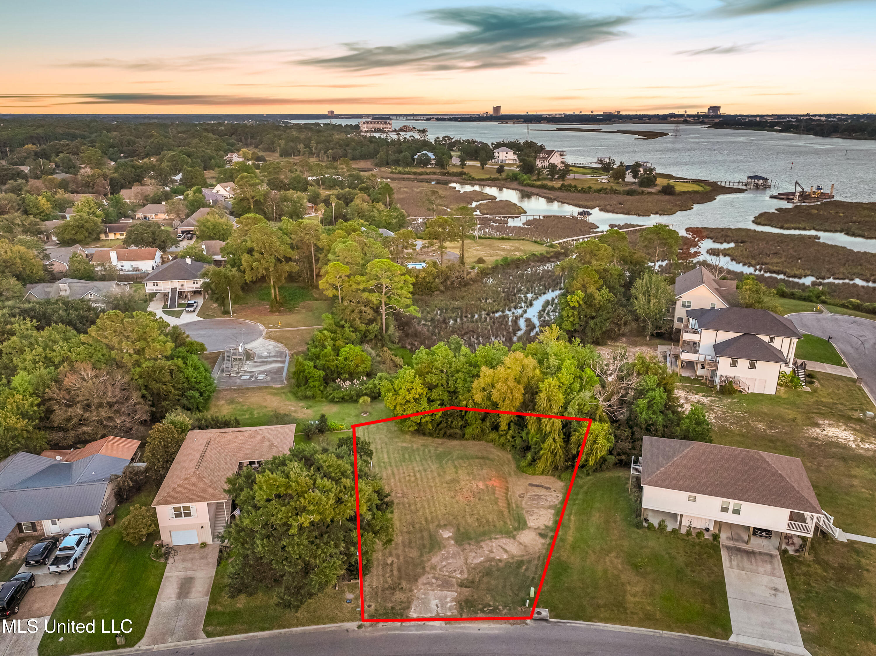 1931 Bayside Drive Property Photo 1