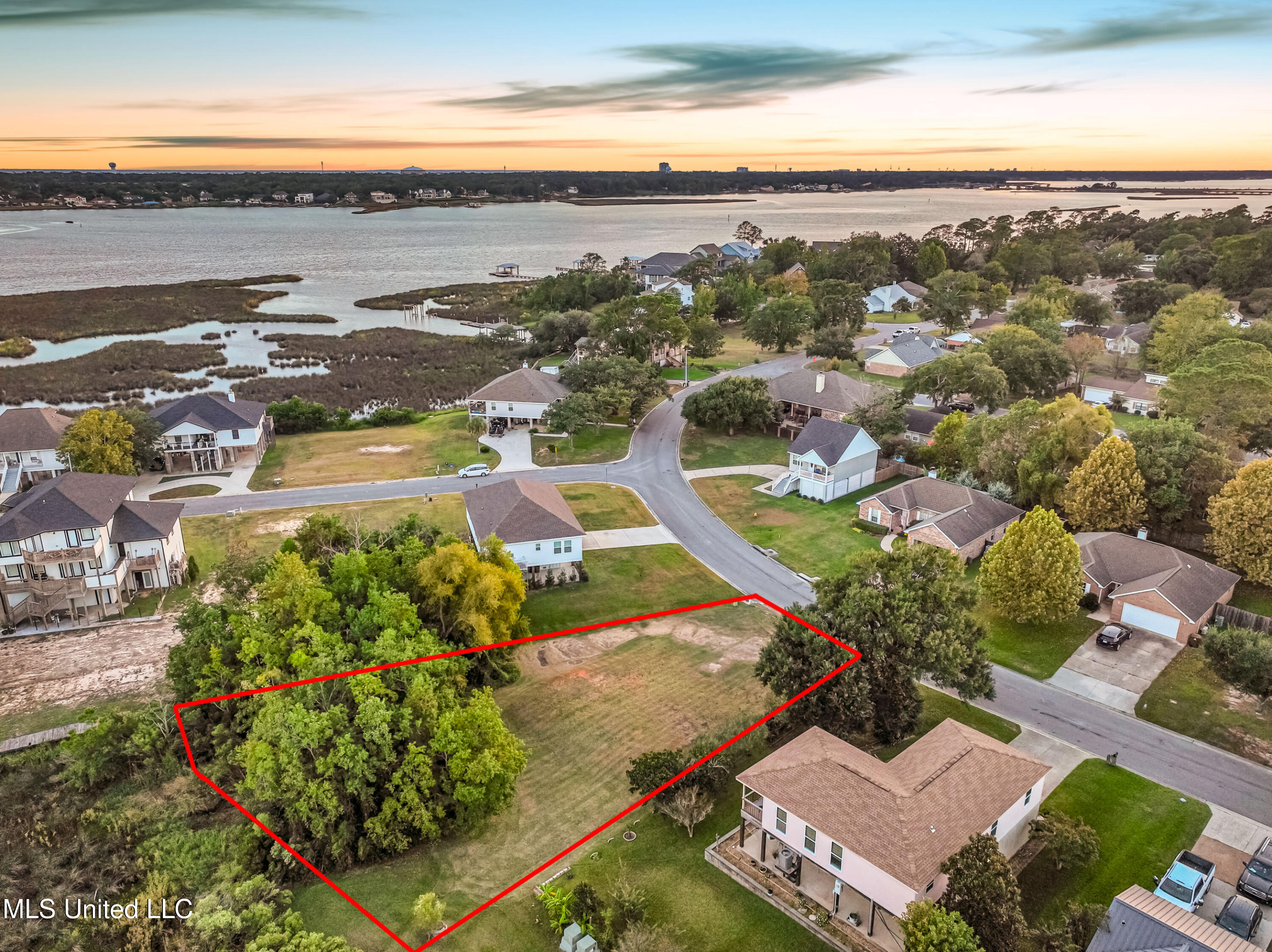 1931 Bayside Drive Property Photo 3