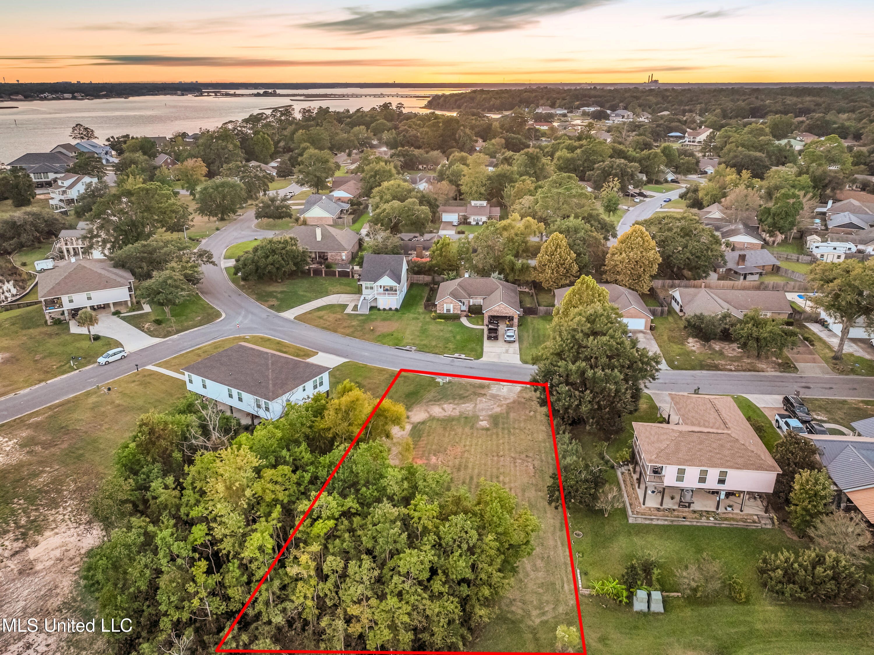 1931 Bayside Drive Property Photo 4