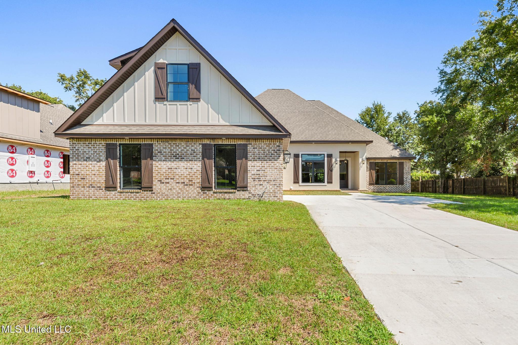 138 Destiny Oaks Drive Property Photo 1