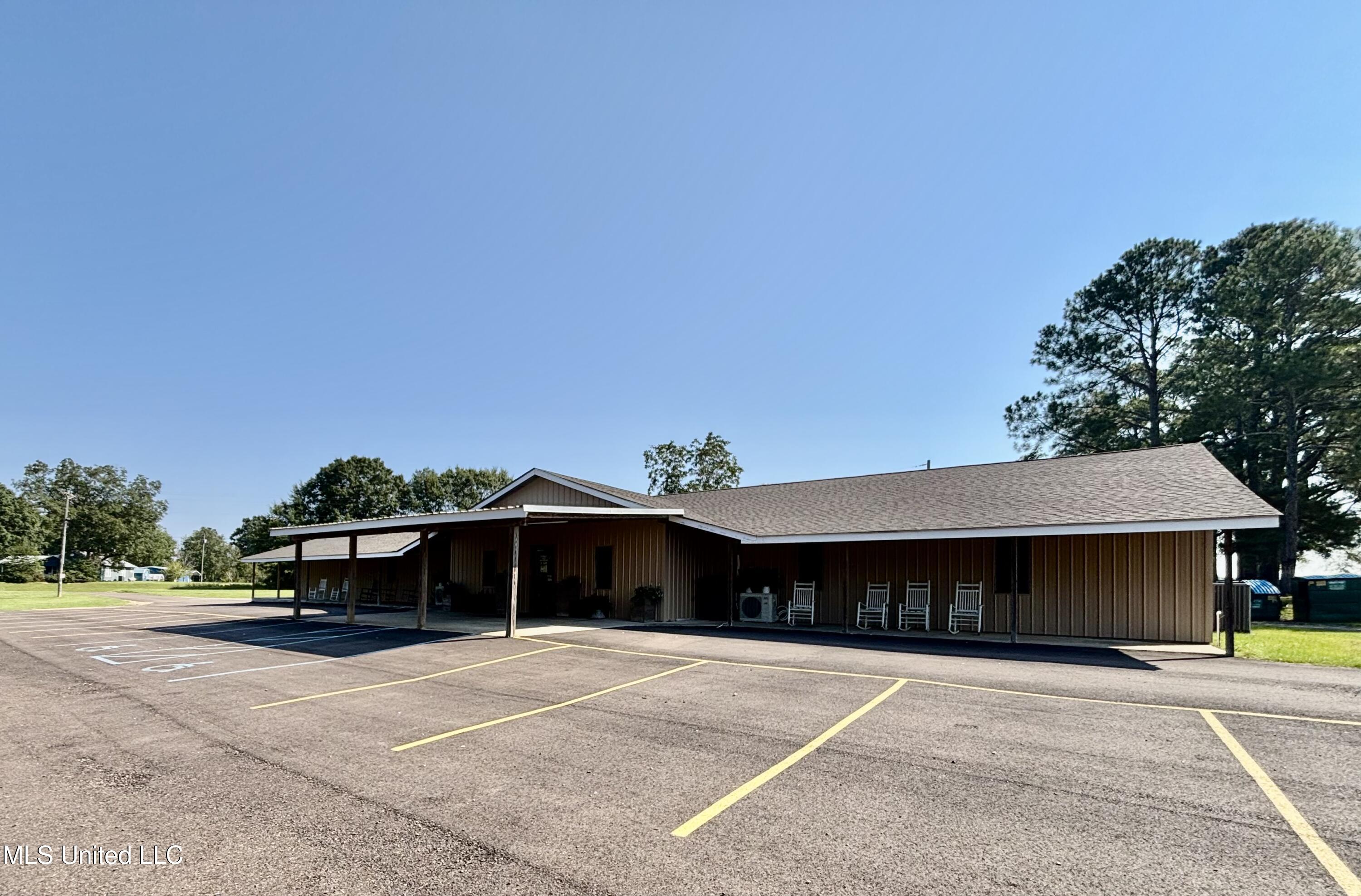 597 Hwy 98 Property Photo 1