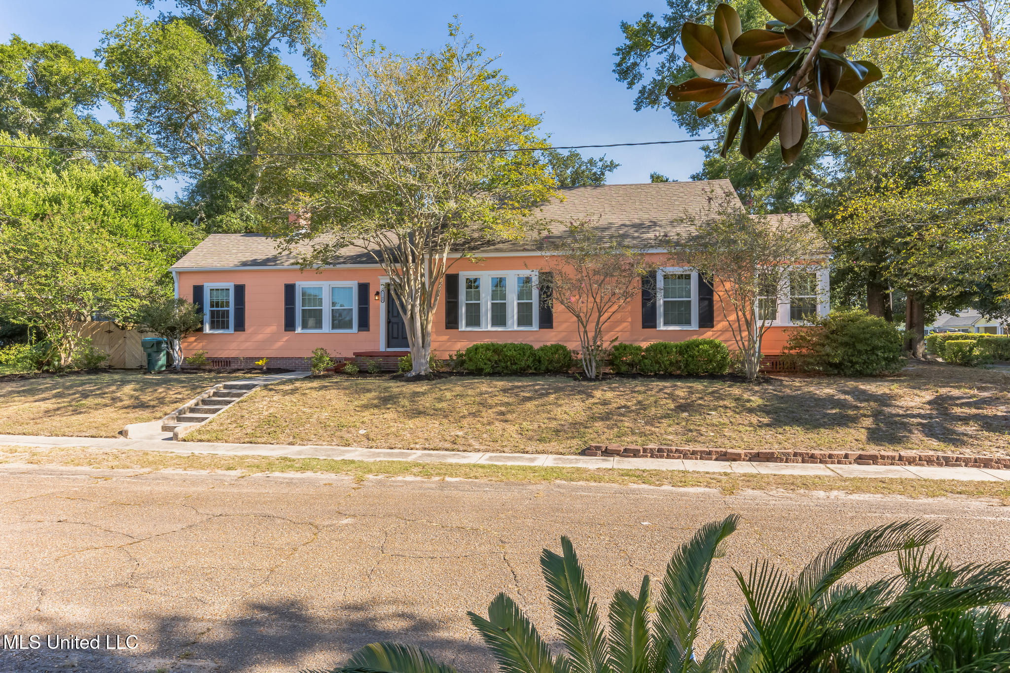 1108 Oak Place Property Photo 1