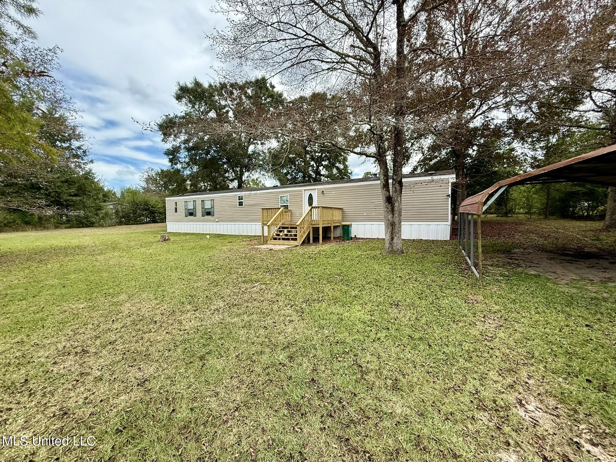 15040 Coggins Cove Property Photo 1