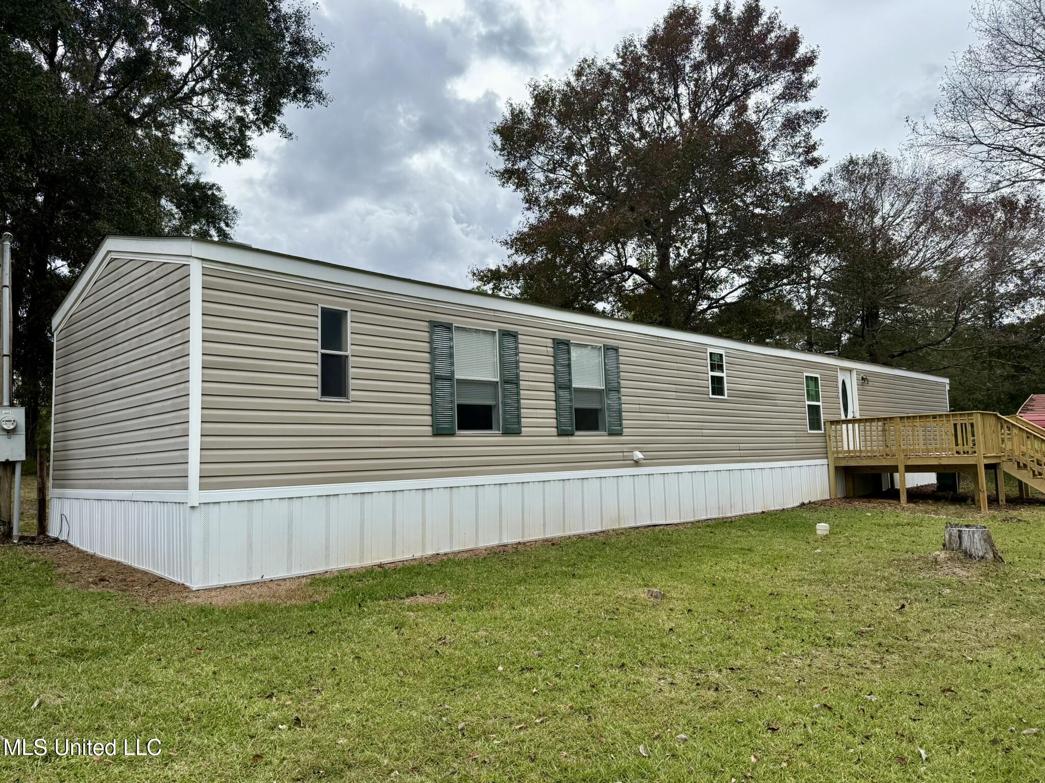 15040 Coggins Cove Property Photo 2