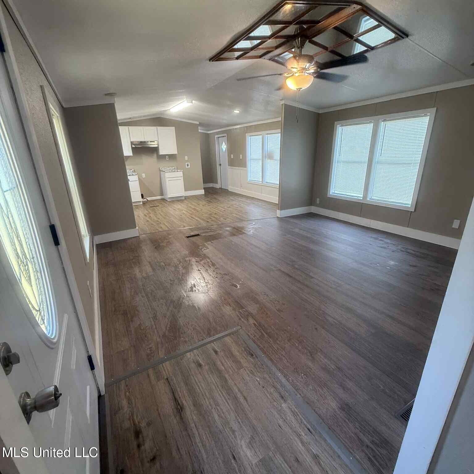 15040 Coggins Cove Property Photo 3