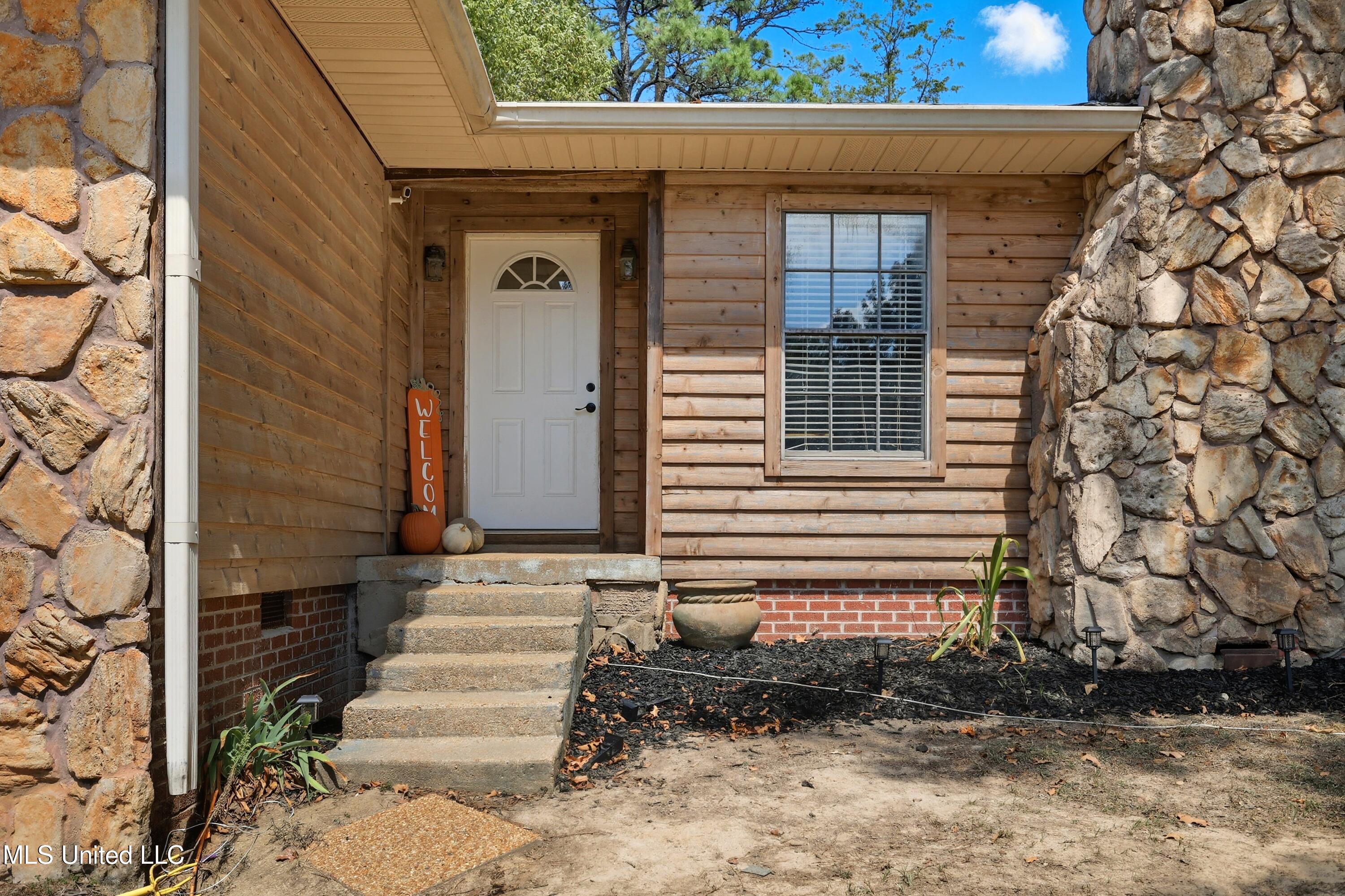 108 Wynndale Lake Road Property Photo 4