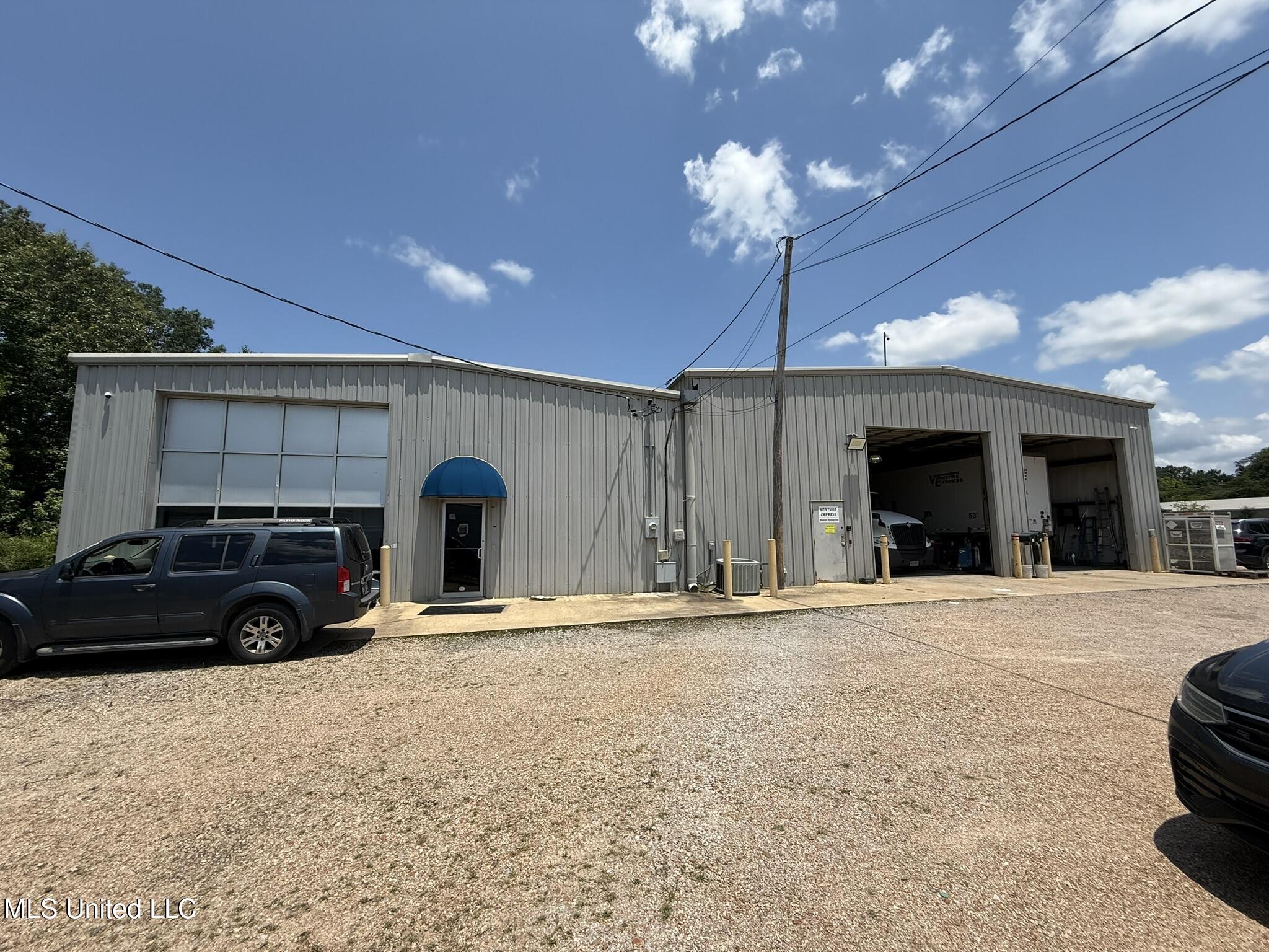 251 Yandell Road Property Photo 1